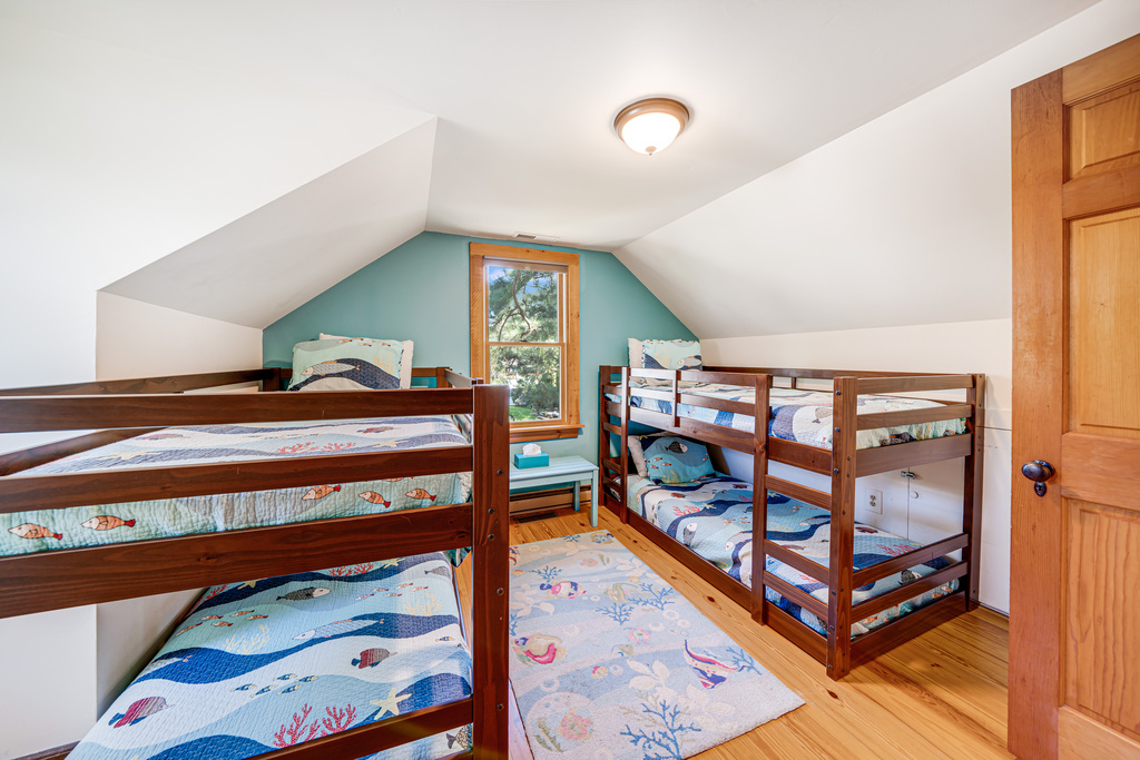 Bedroom 4 is perfect for the kiddos with 2 sets of Bunkbeds.