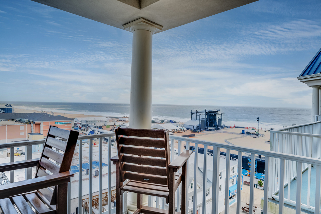 Catch your favorite concerts including Ocean's Calling and Country Calling right from your balcony