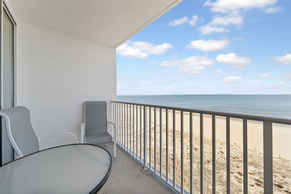 Sea Gate 608- the perfect space to begin & end each vacation day!