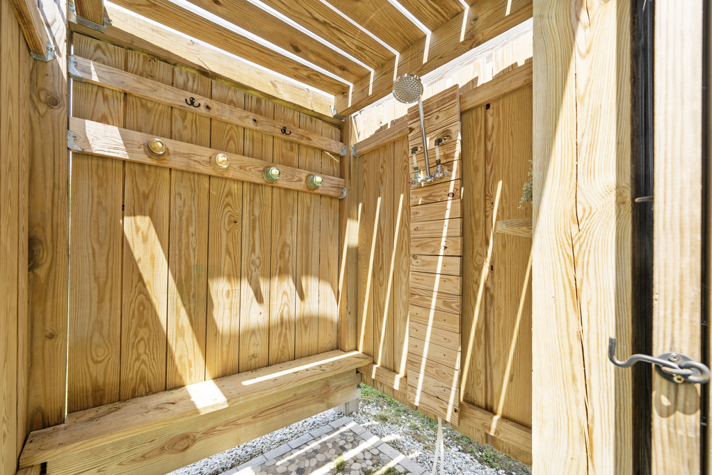FABULOUS Outdoor Shower - one of the nicest we've seen!