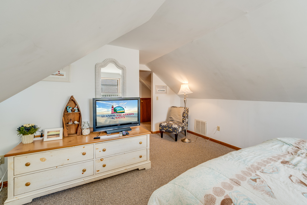Unwind with your favorite shows on the Flat Screen TV