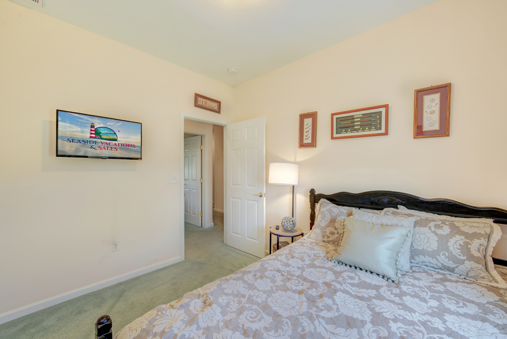 All Bedrooms have Flat Screen Smart TV!