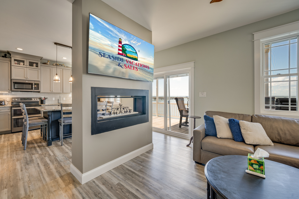 Flat Screen TV and Free WiFi - Fireplace is decorative only.