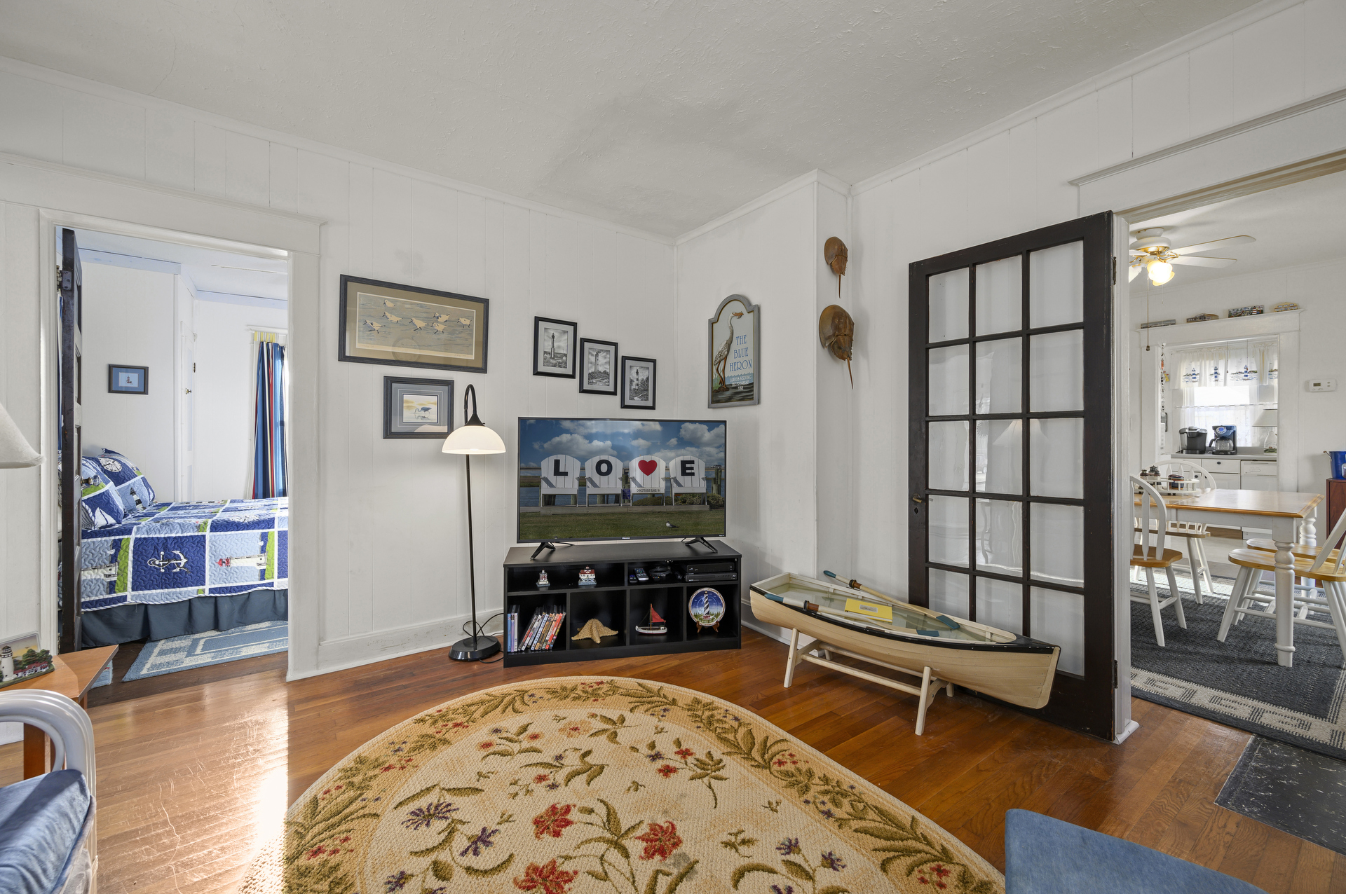 Brand New Flat Screen Cable TV.