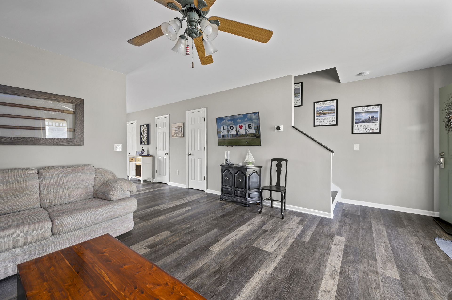 Enjoy Free WiFi and Flat Screen TV.