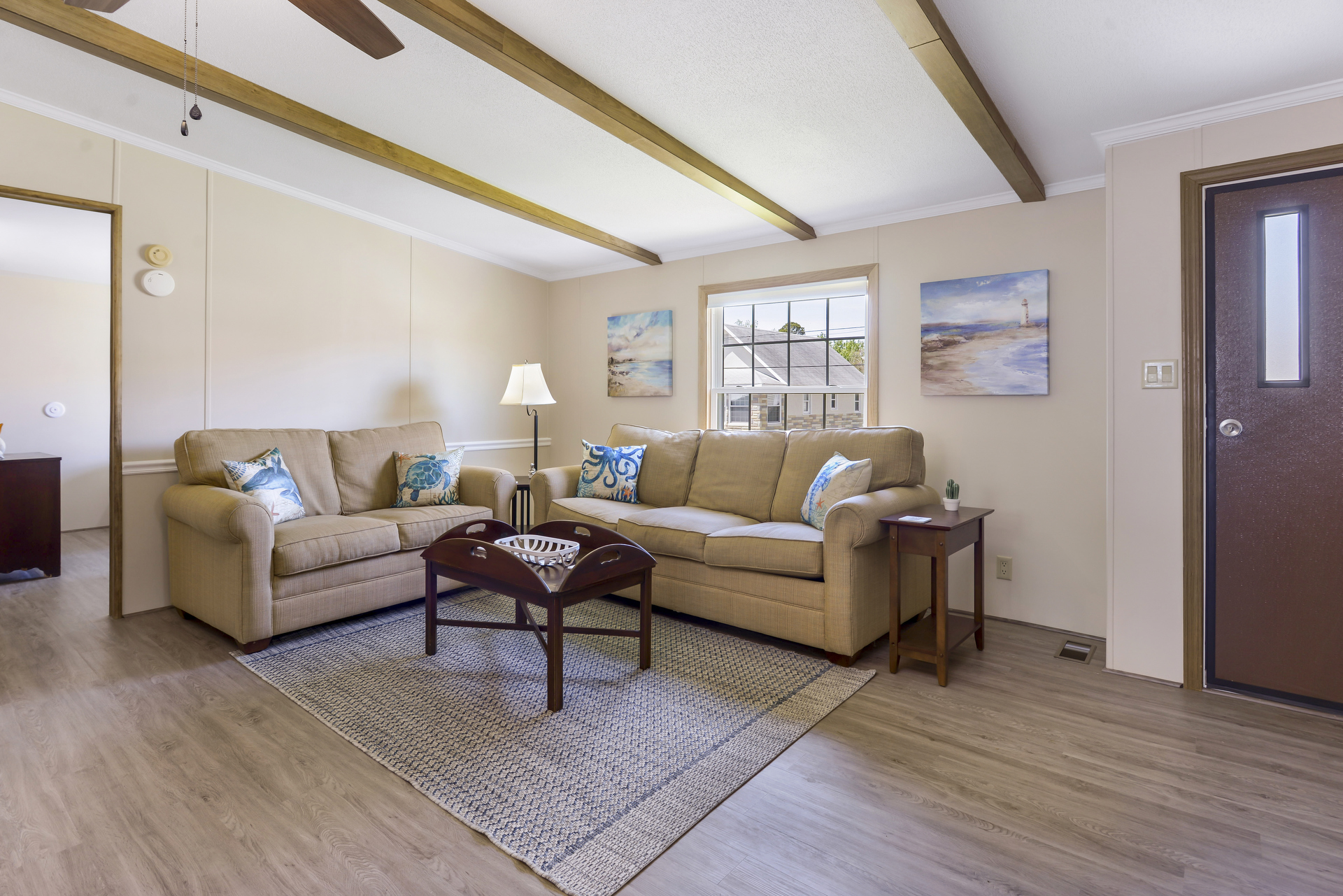 With 3 Bedrooms & 2 Full Baths, this adorable Home sleeps 6 comfortably.