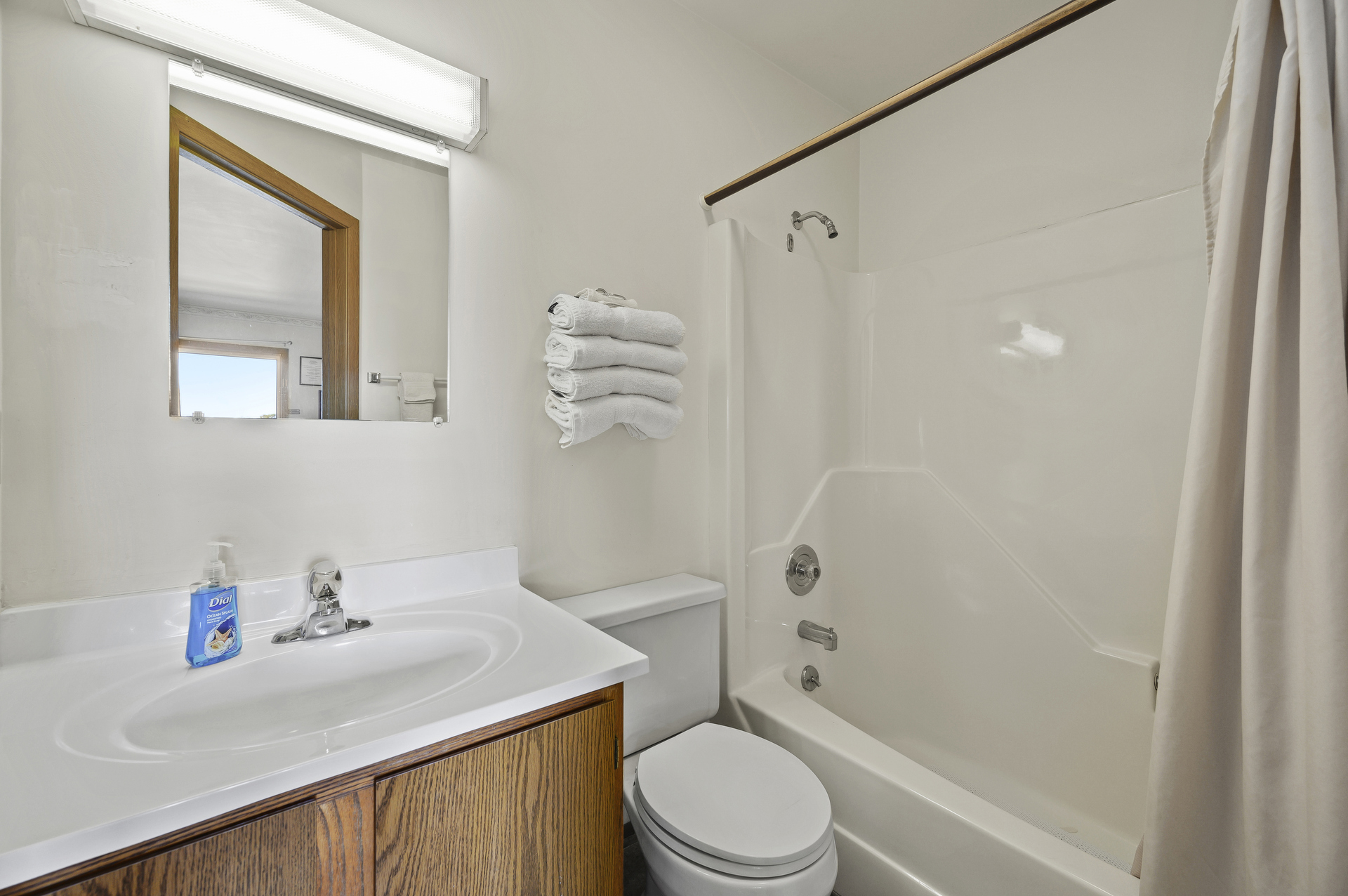 Full Bath with Tub/Shower Combo.