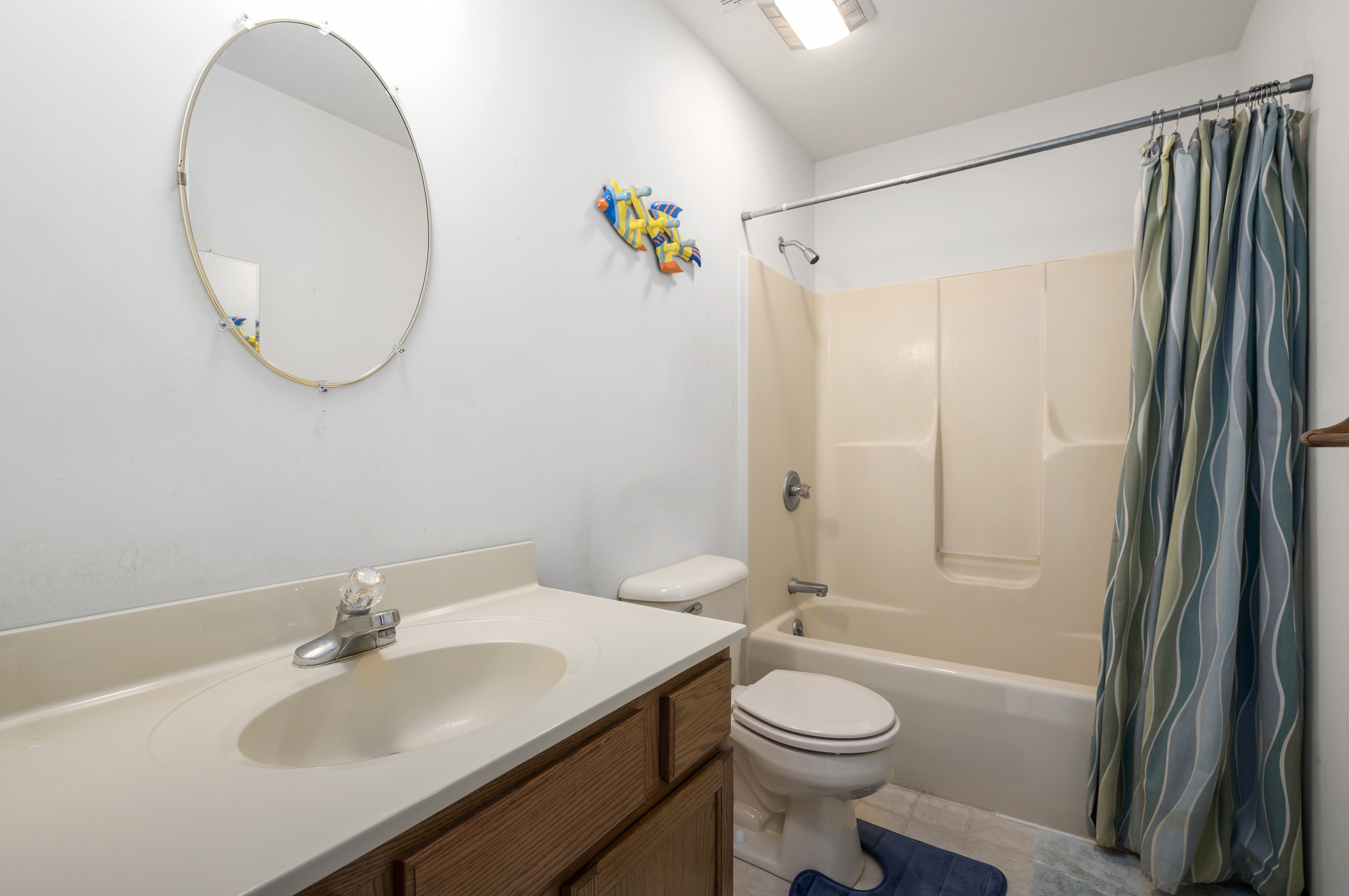 Bedrooms share a Full Bath with Tub/Shower Combo.