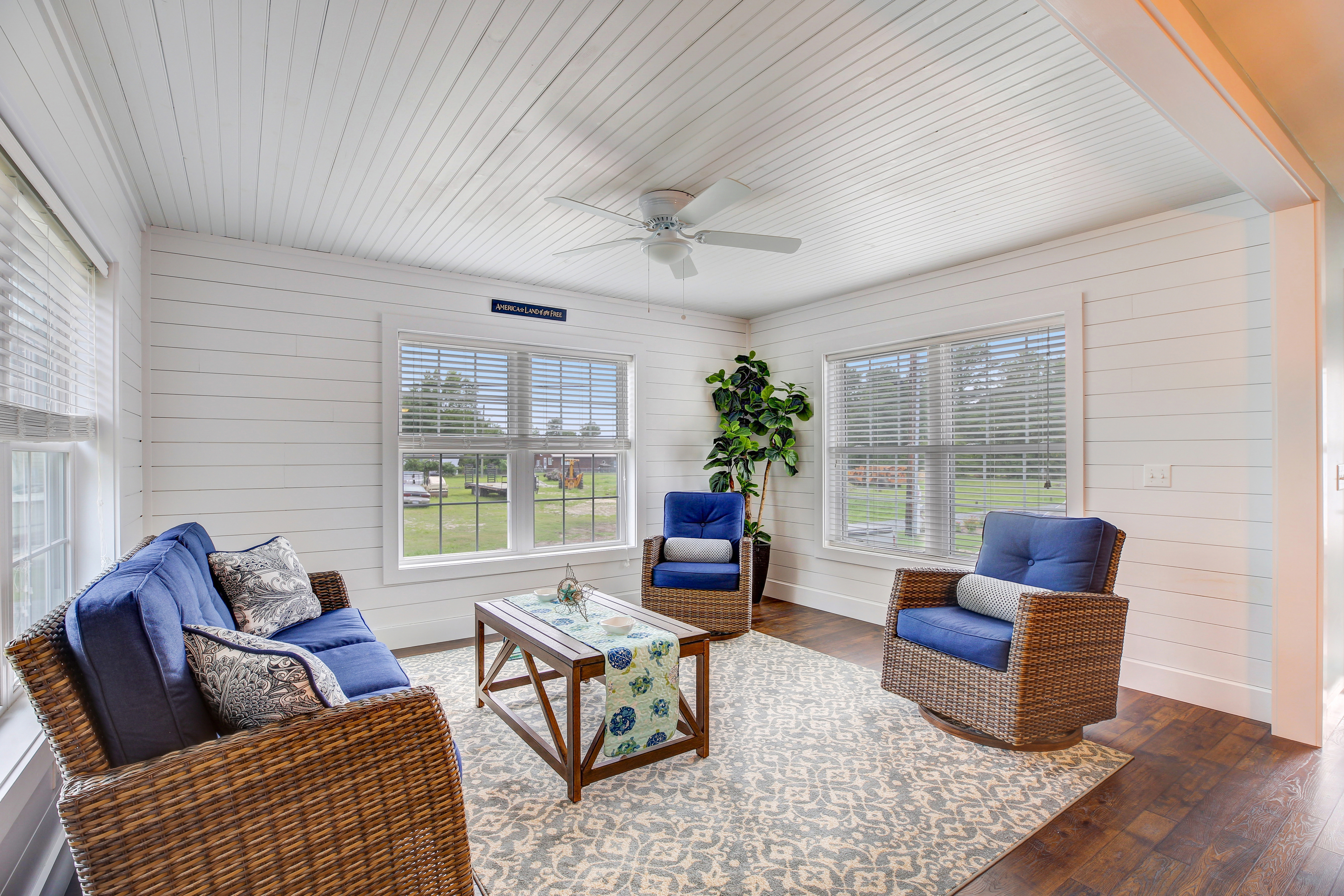 Beautifully in decorated in High-End comfy furniture.