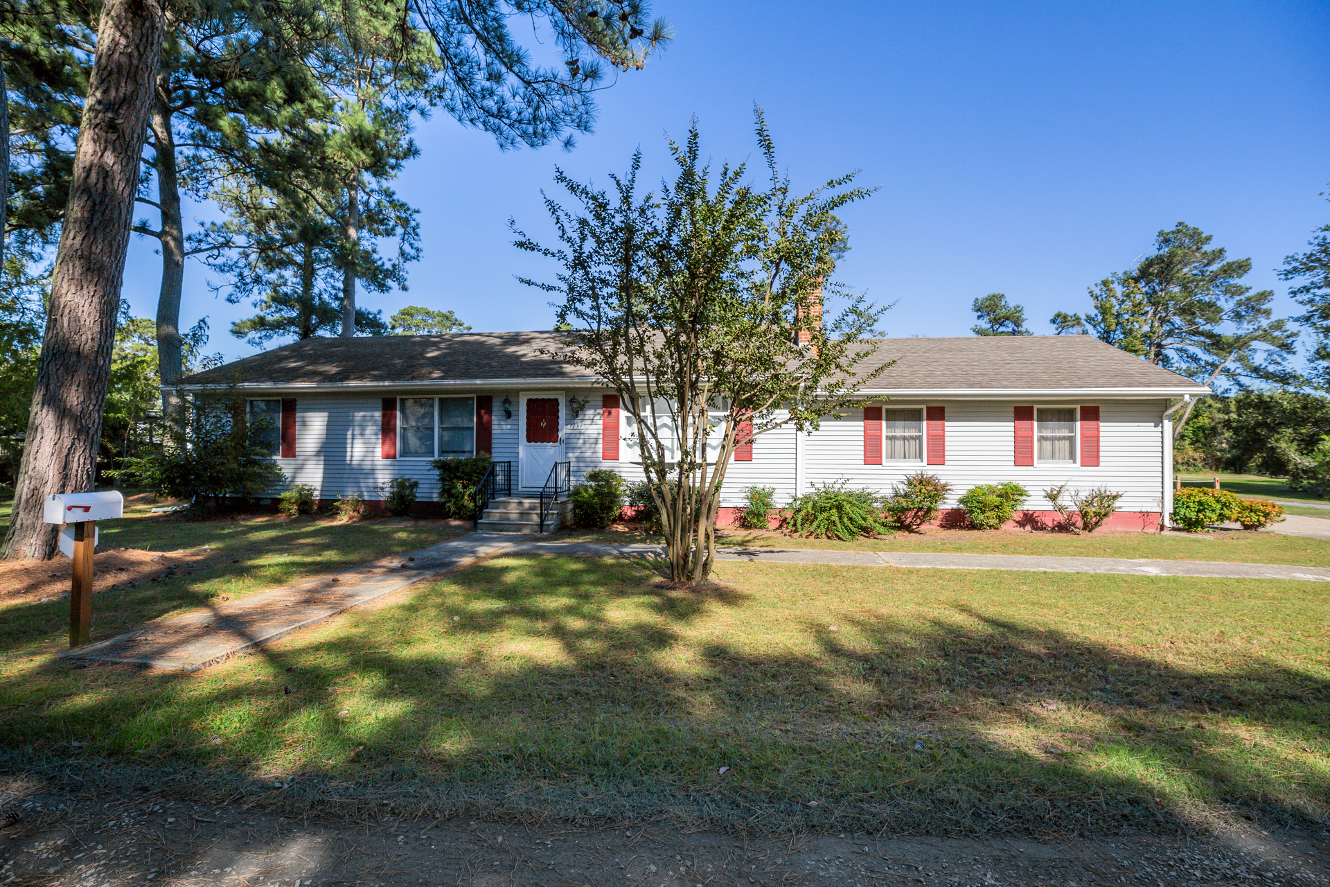Beautiful Happy Pines is the perfect home for your Chincoteague Island Vacation.