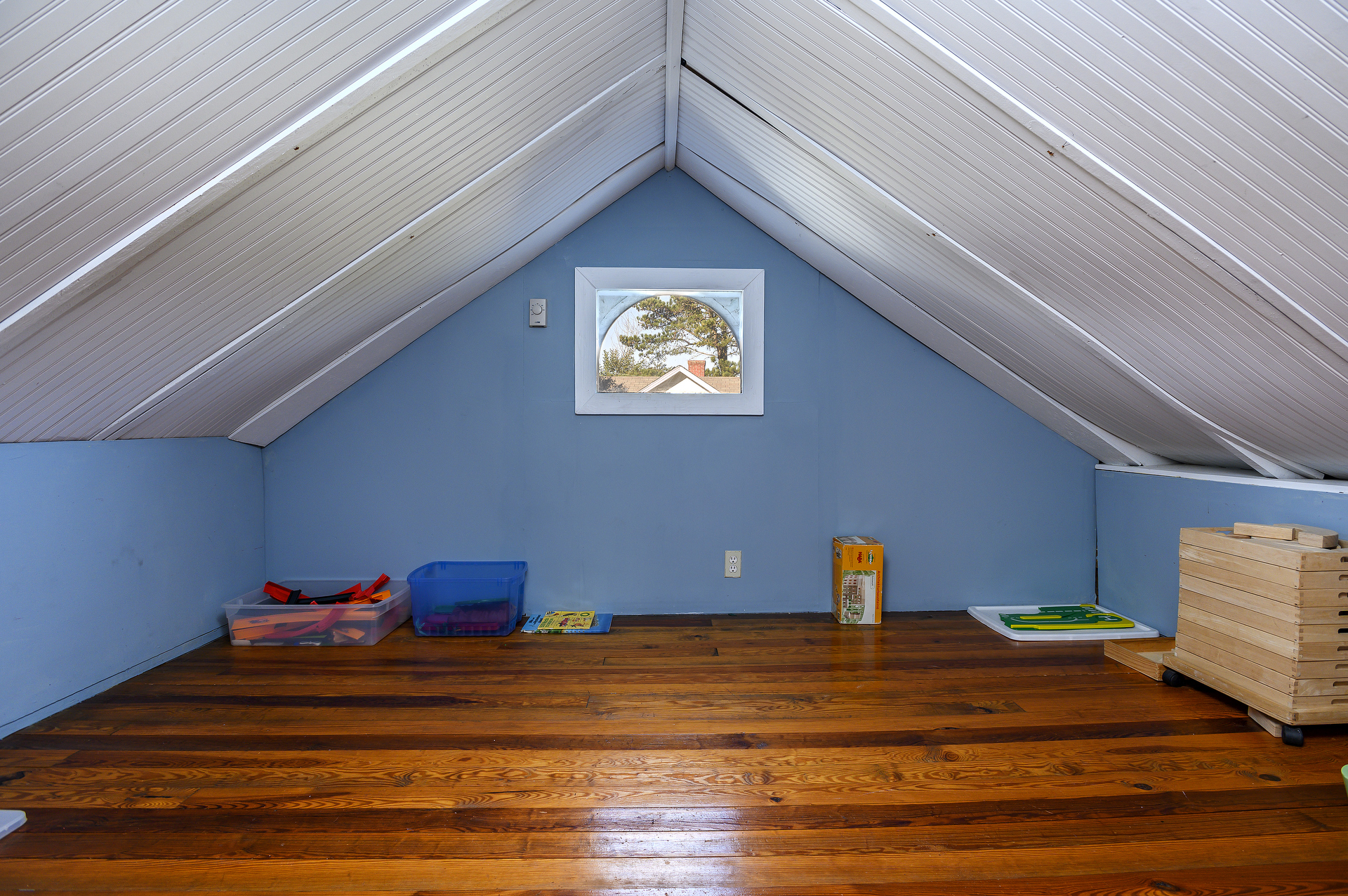 Wandering upstairs, you`ll find a wonderful Play Room the kids will love.
