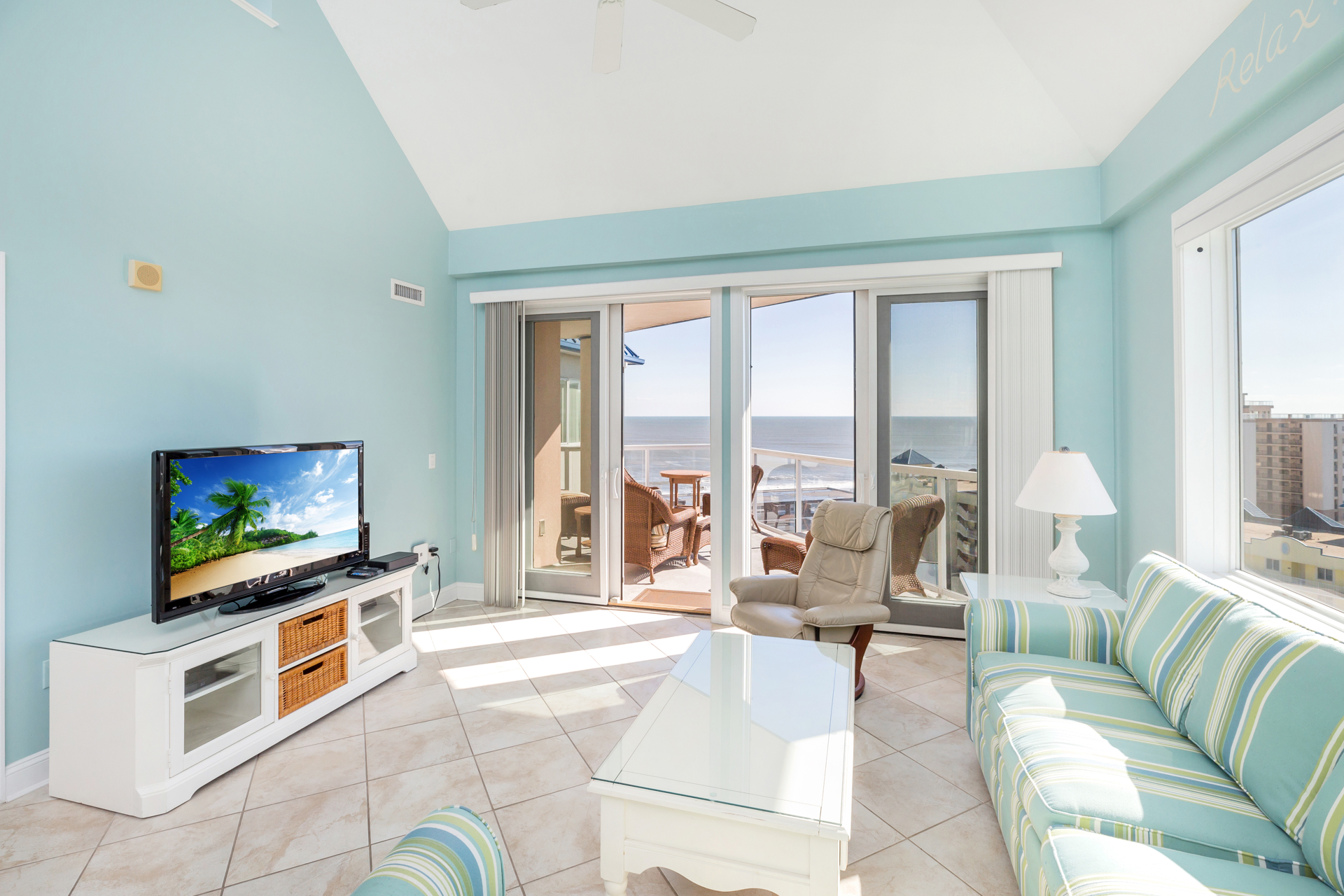 Meridian 1003 West has Free WiFi, Cable TV, and top-of-the-line everything.