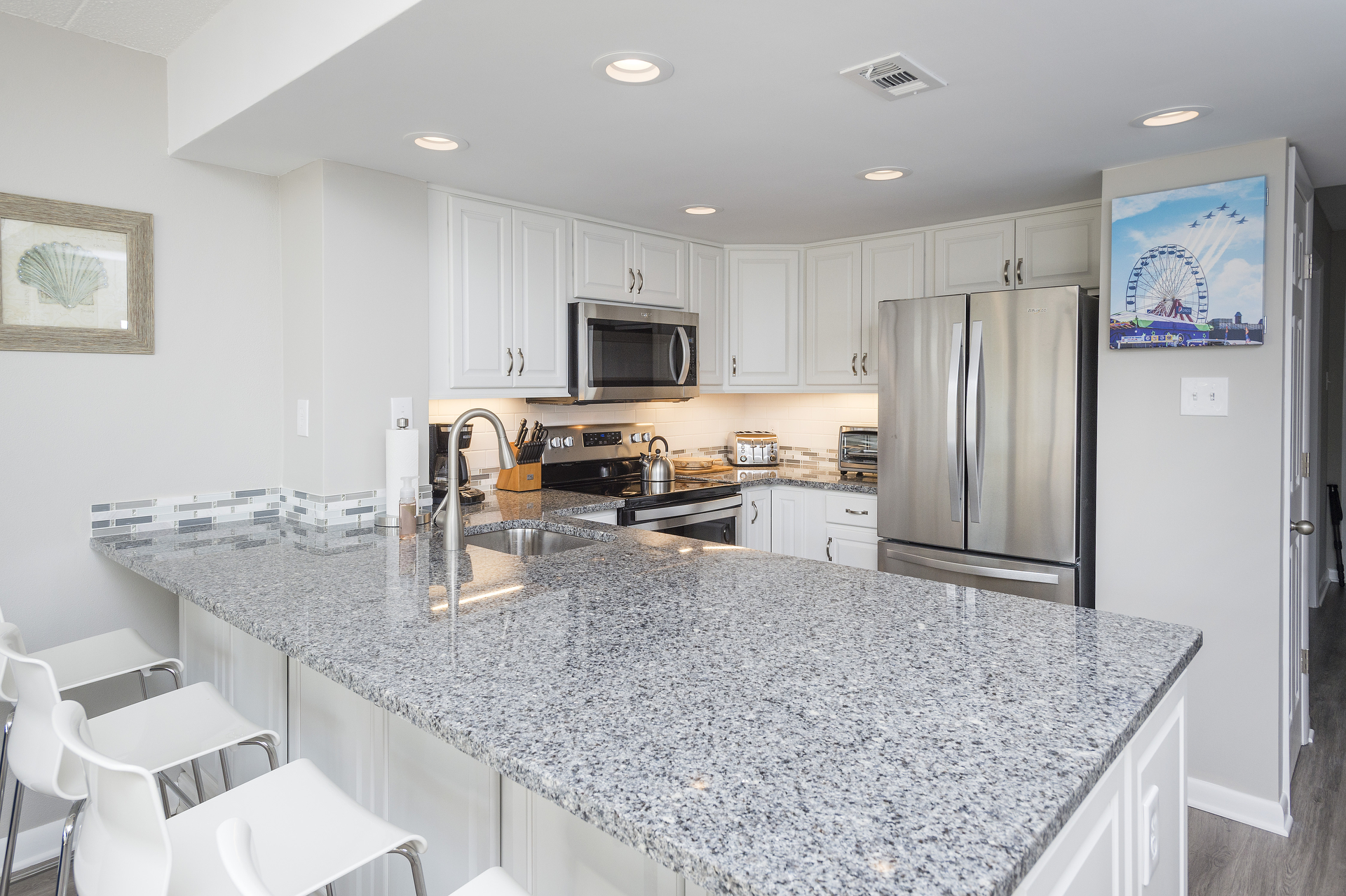 Brand New Kitchen with Granite Countertops & Stainless Appliances.