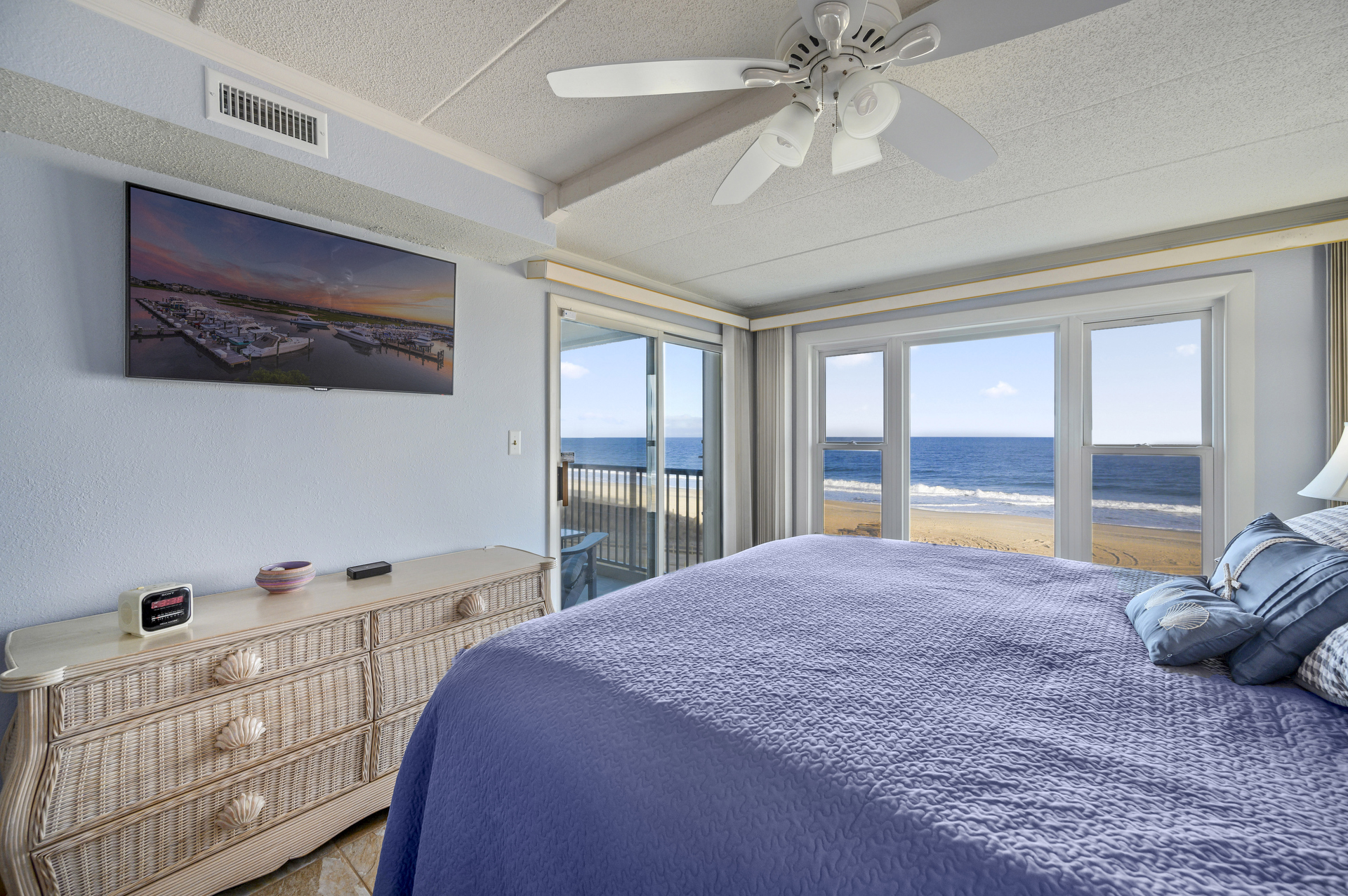 Flat Screen Cable TV in Primary, as well.