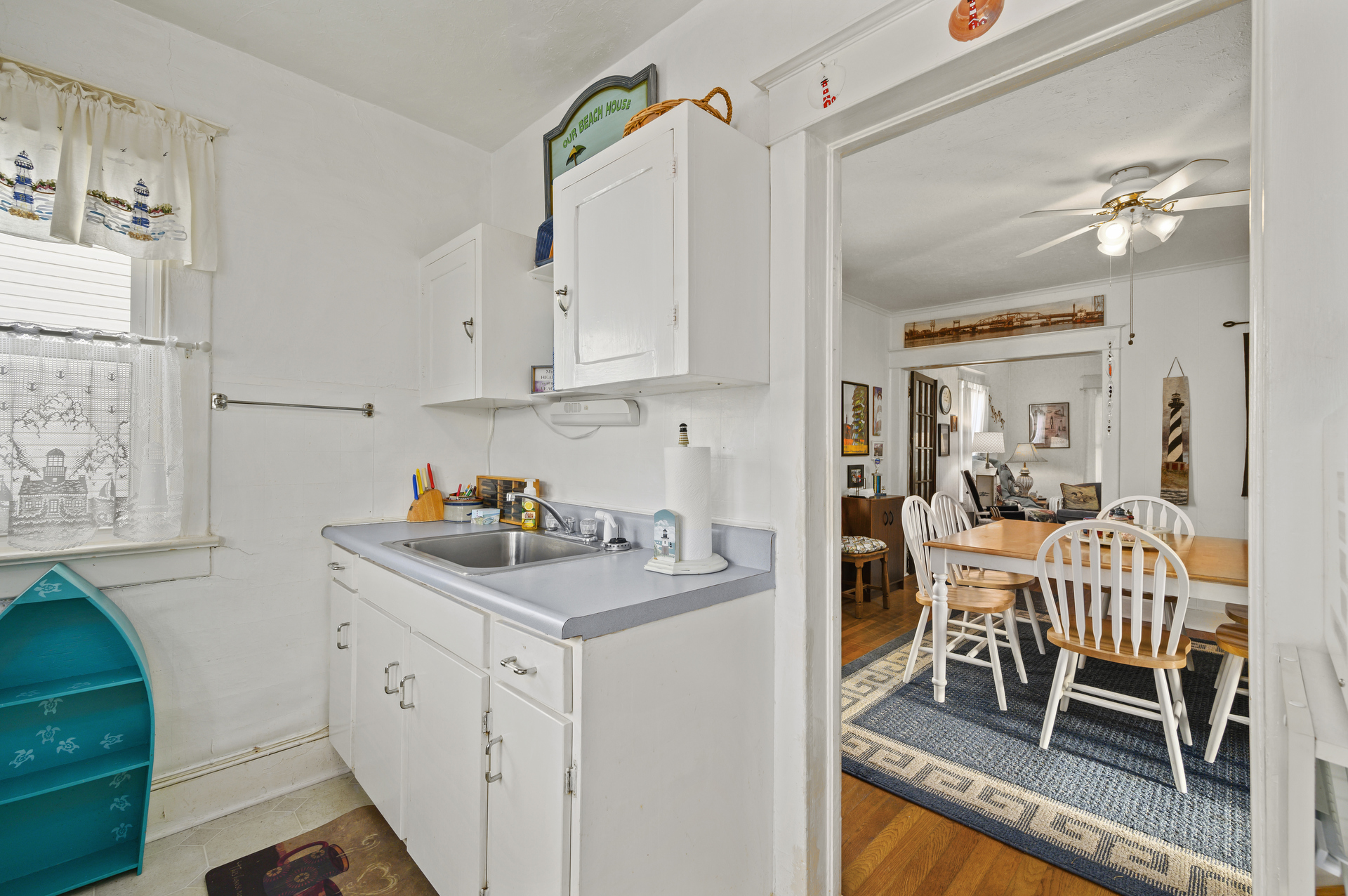 Cook your meals, or wander to one of the nearby Restaurants.