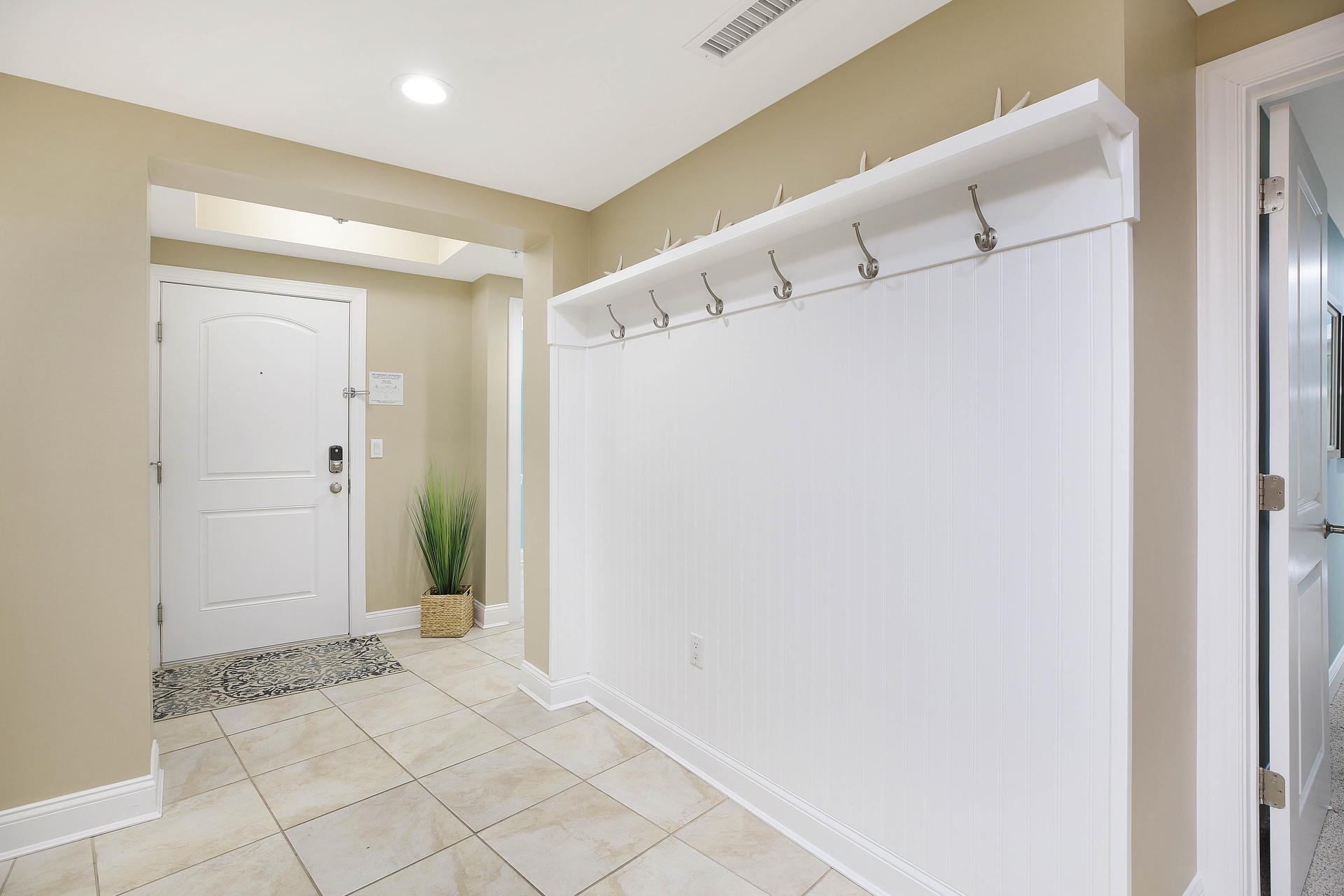 Kick off your Flip Flops in the welcoming Foyer and let the Vacation Fun begin.