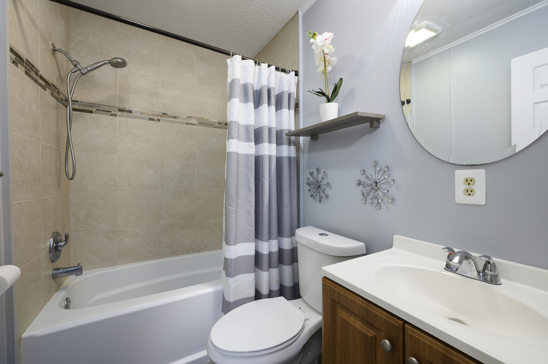 Full Bath 2 is conveniently off the Living Area and has a Tub/Shower Combo.