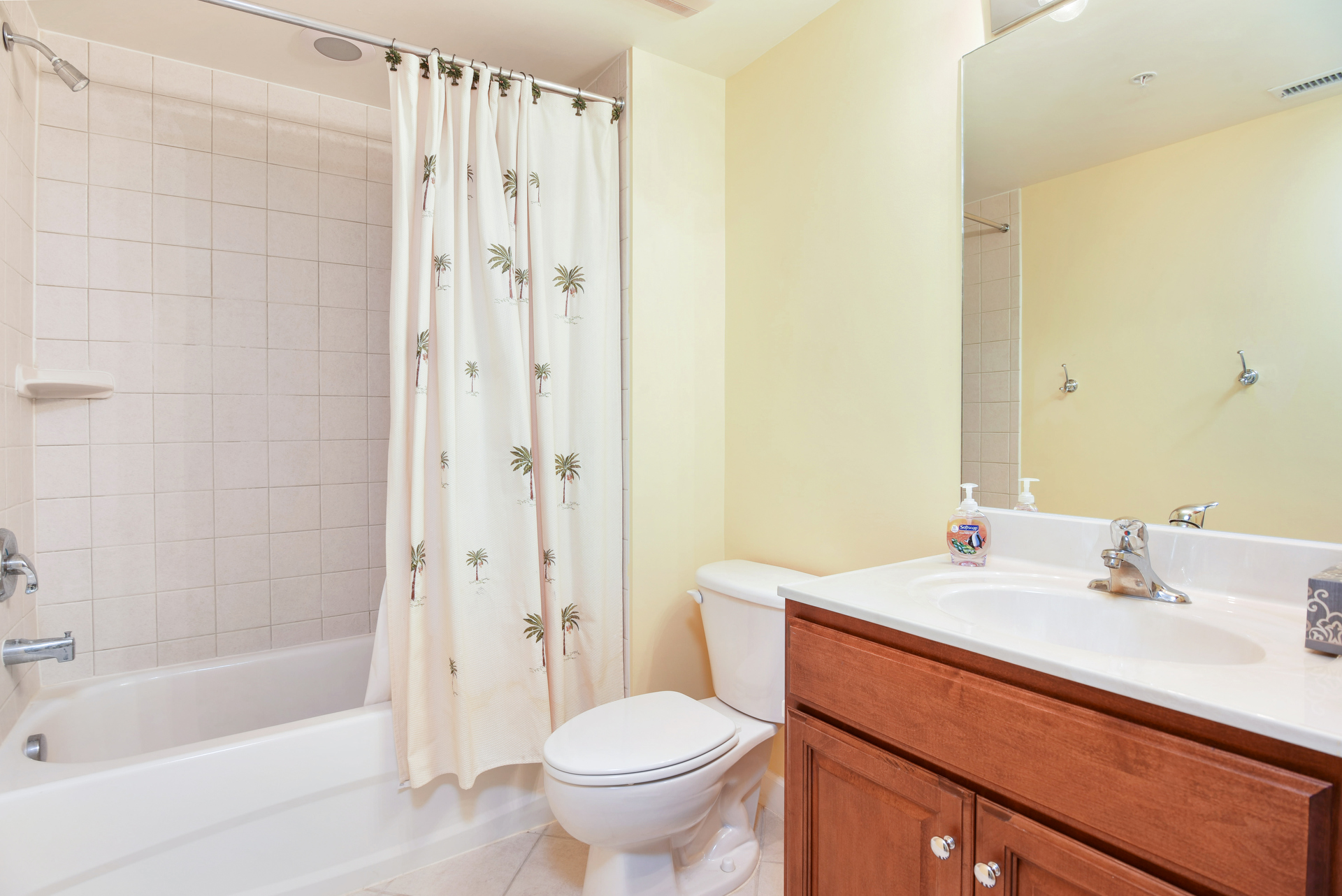 Full Bath 2 has a Tub/Shower Combo.