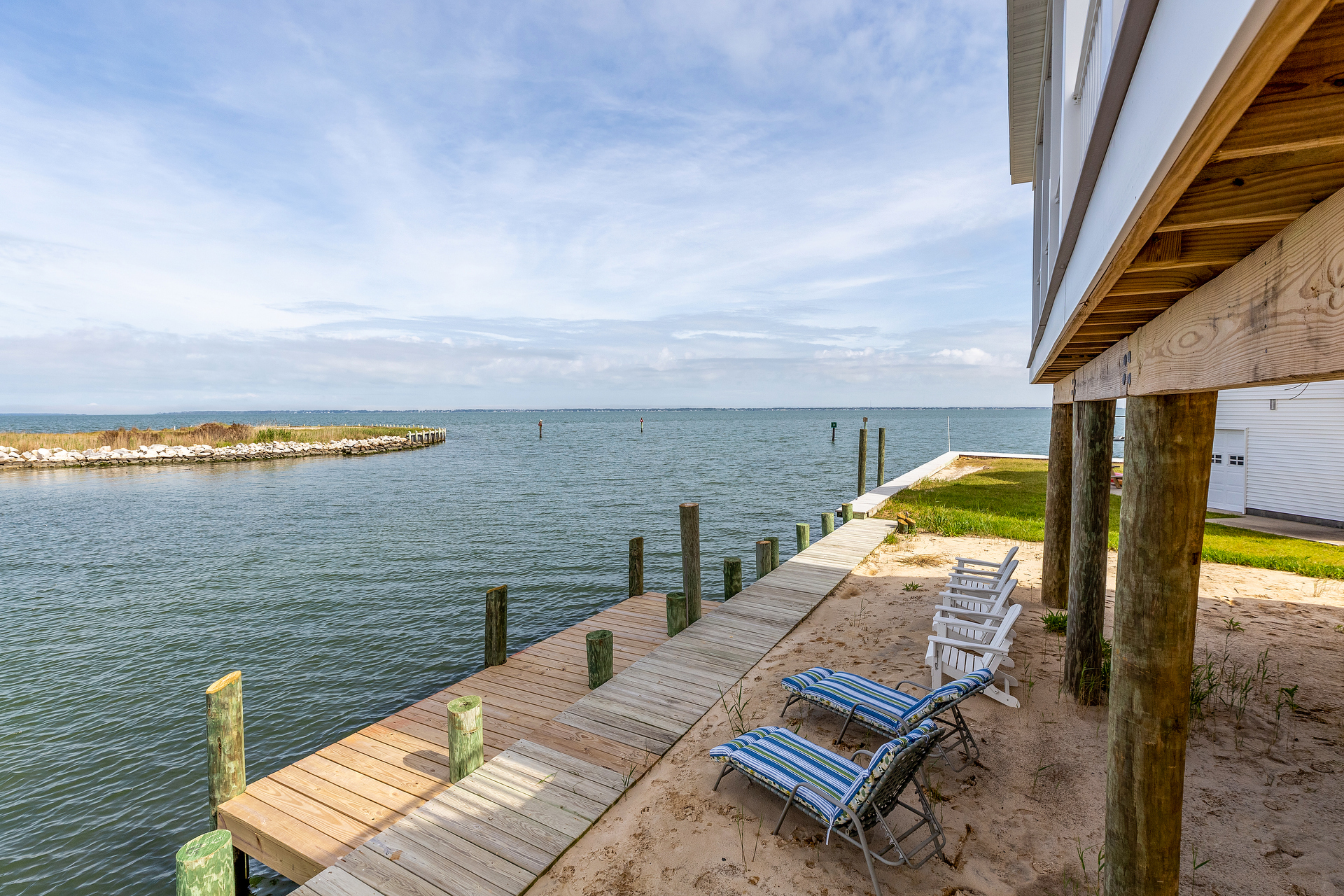 This gorgeous Custom Bayfront Home has it all and is Pet Friendly!