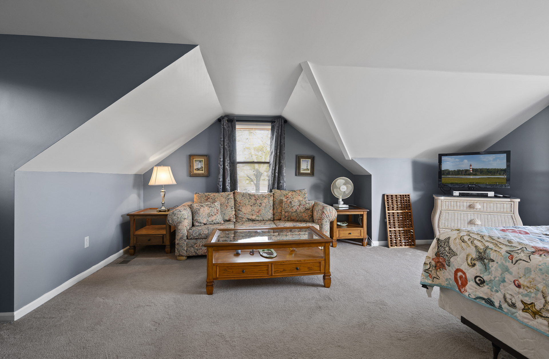 Master Suite also has Sitting Area with Flat Screen Cable TV.