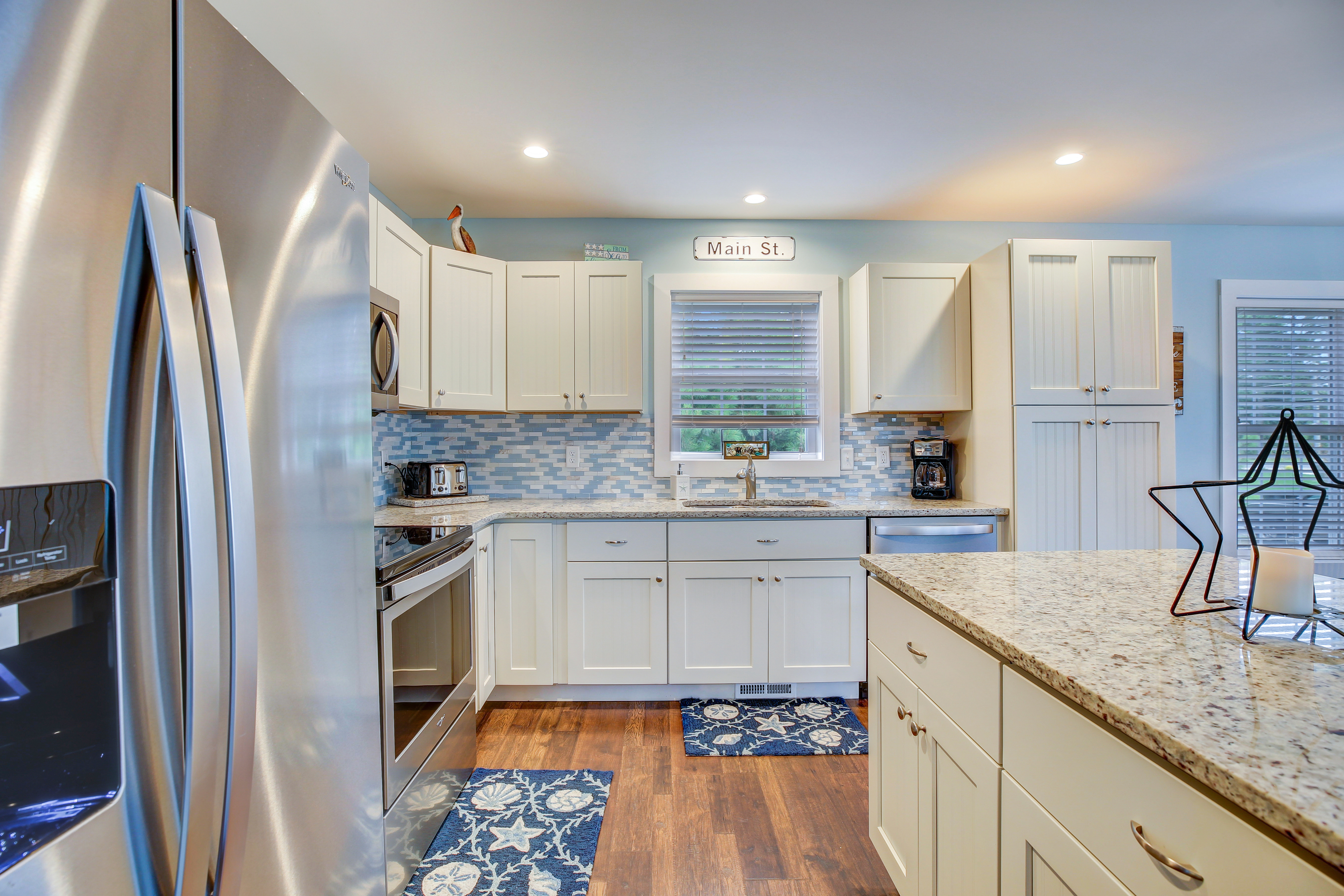 A wonderful place to prepare Family Meals and chat about the day`s adventures.