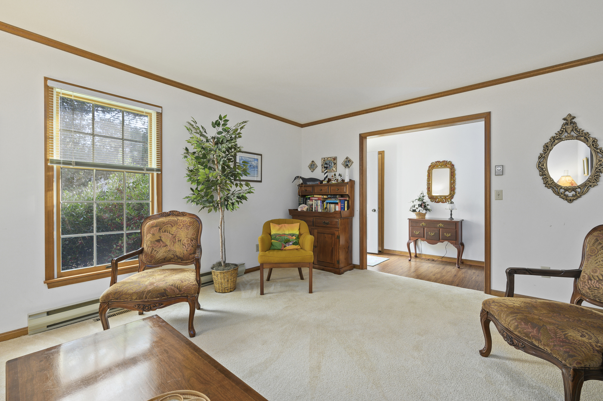 Island Sage is quaint, cozy, and so comfy - like staying with Family.....