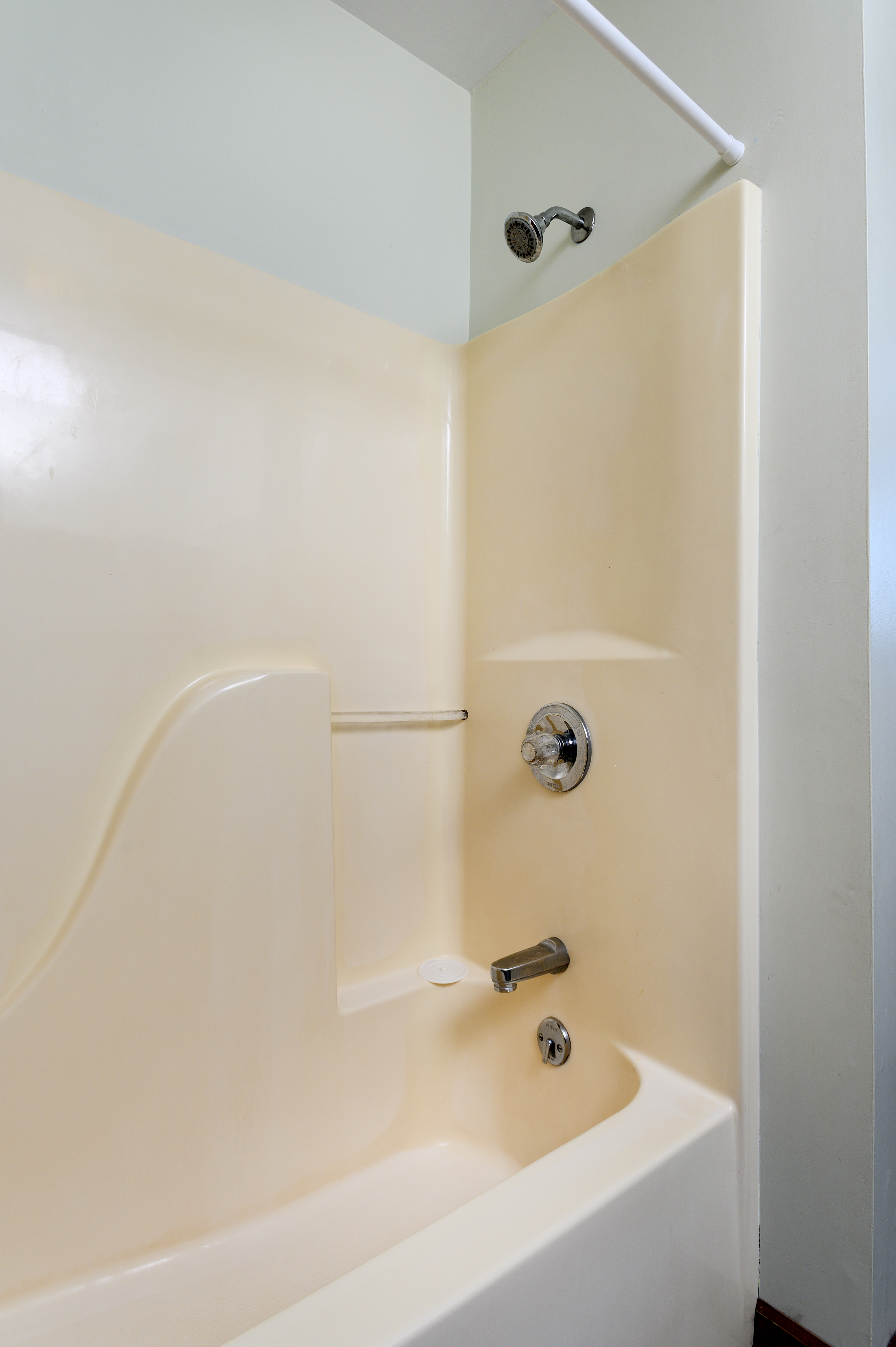 Tub/Shower Combo in downstairs Full Bath.