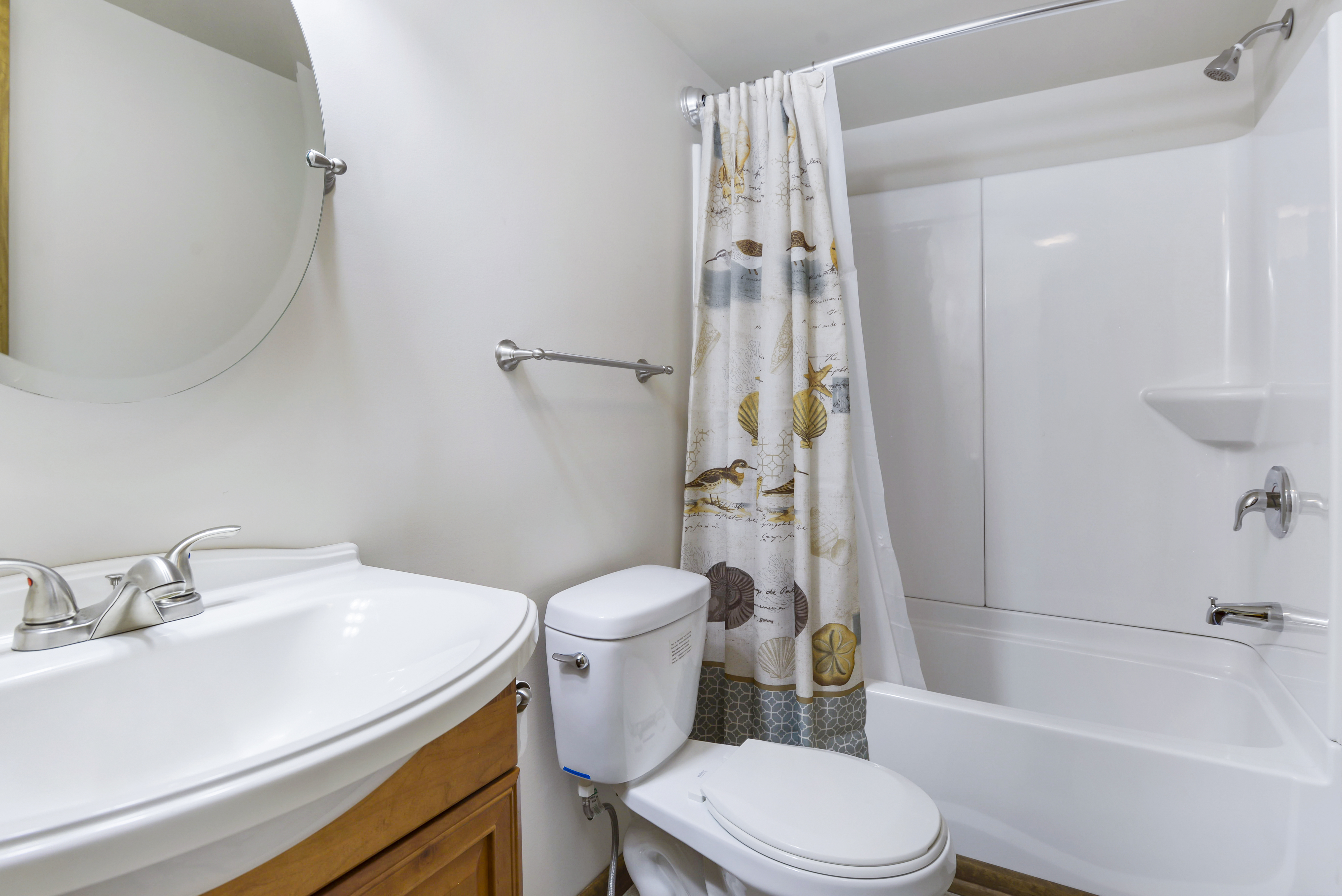 Full Bath 2 has a Tub/Shower Combo & gorgeous accents.