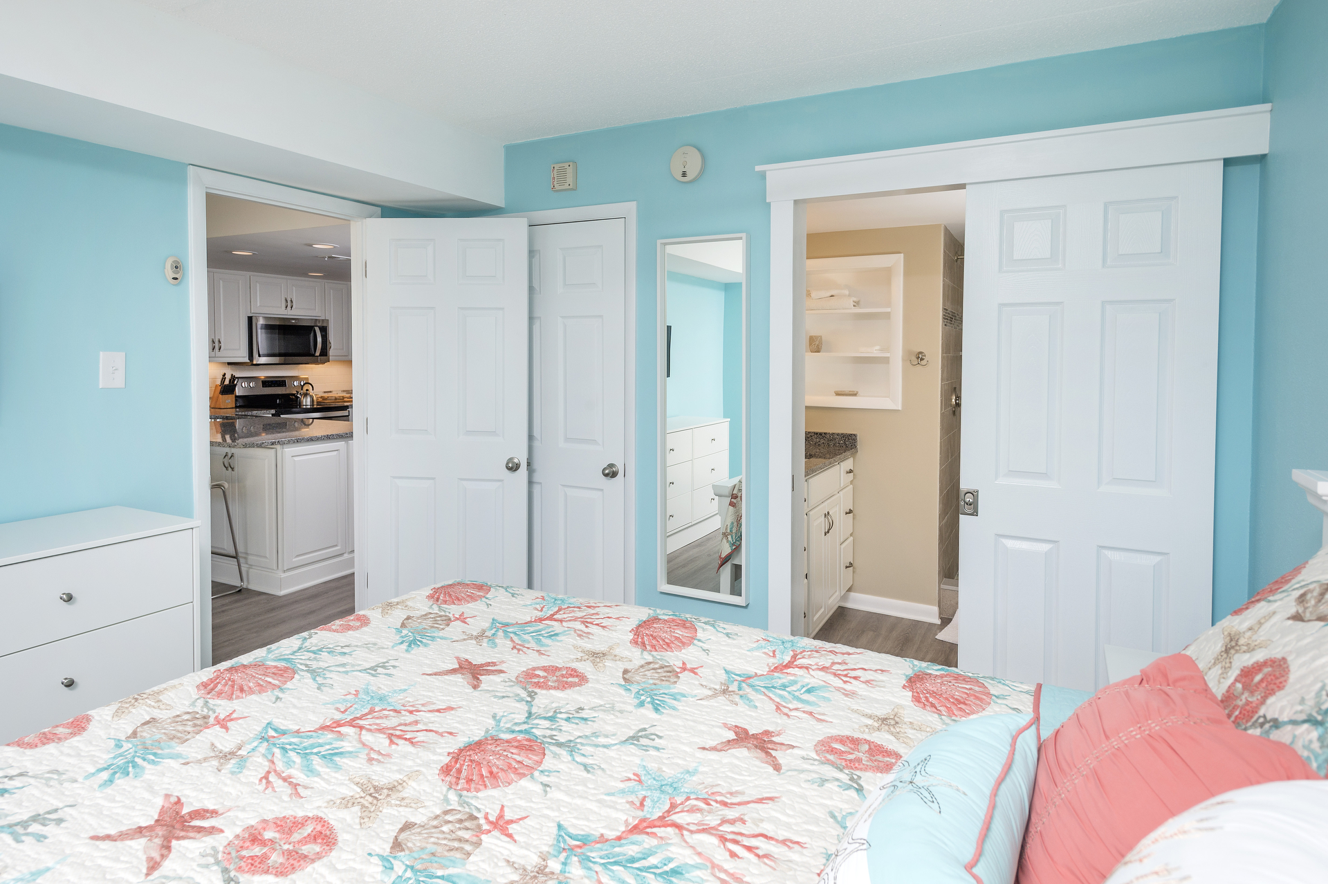 Bright & Cheerful Tropical Colors & Stunning Views.