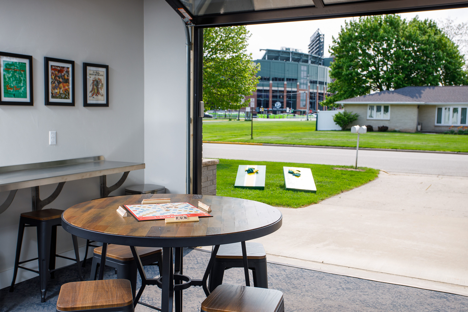 Gold Getaway (2014) Photo