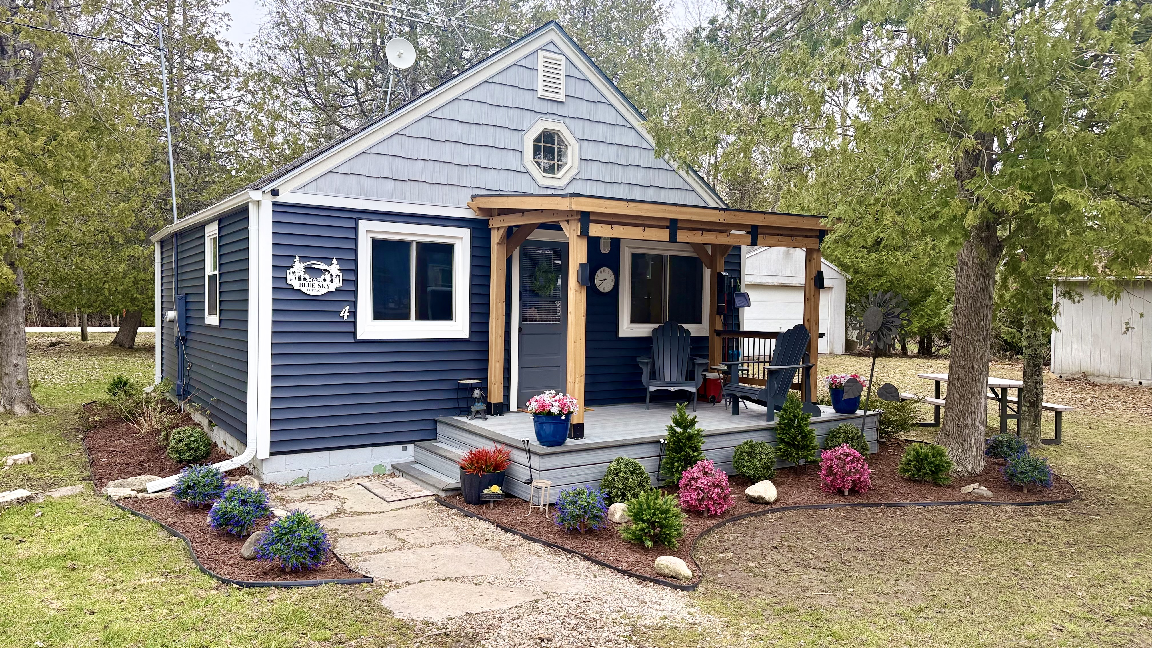 Sunset Shores - Blue Sky Cottage #4 Photo