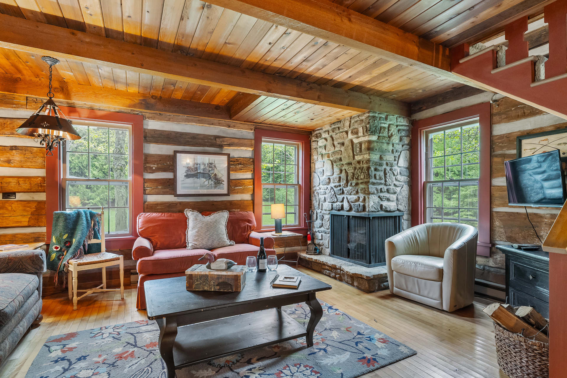 Rustic Log Cabin on Kangaroo Lake | Baileys Harbor Getaway, image size:1920x1280