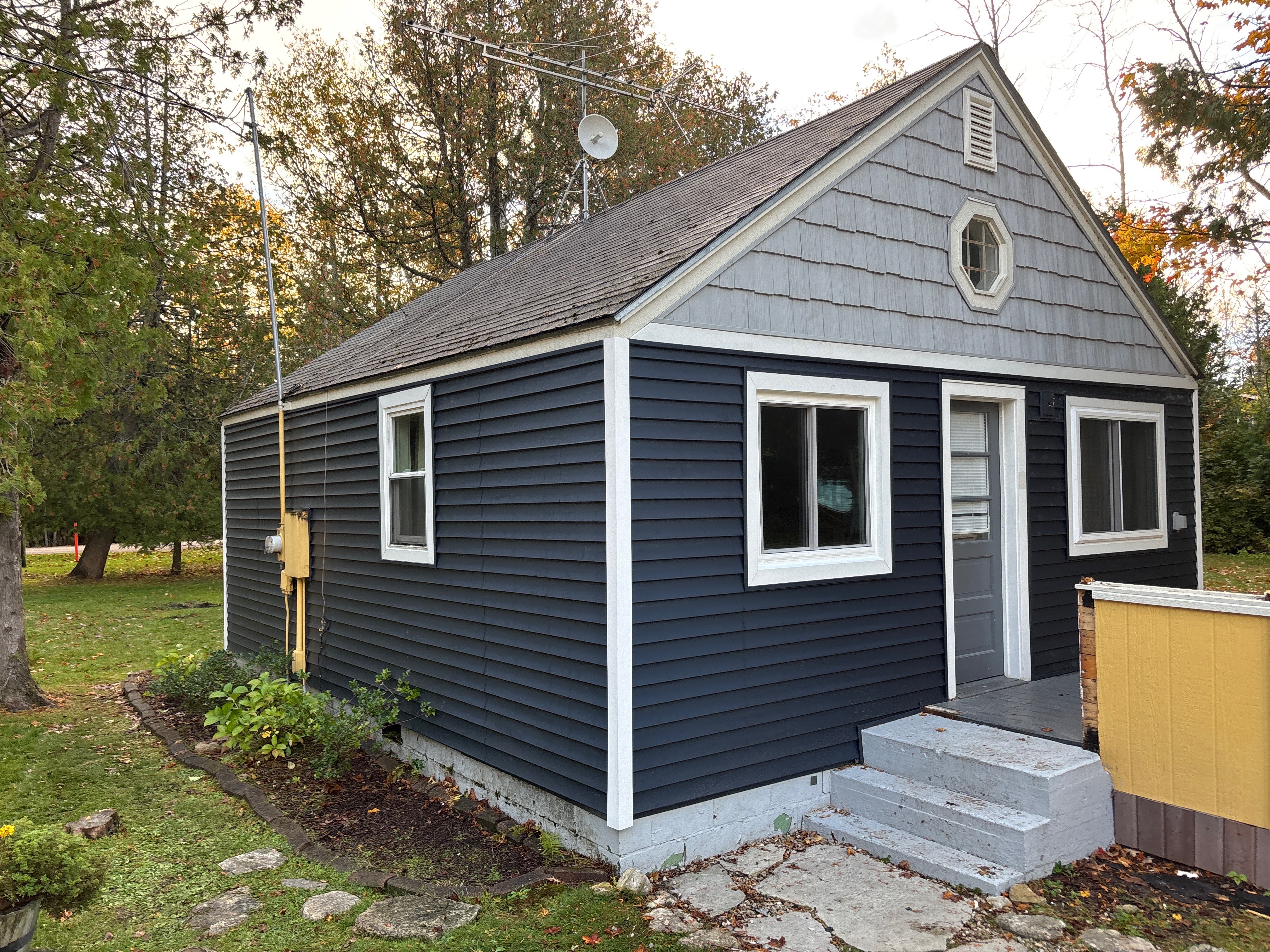 Sunset Shores - Blue Sky Cottage #4 Photo