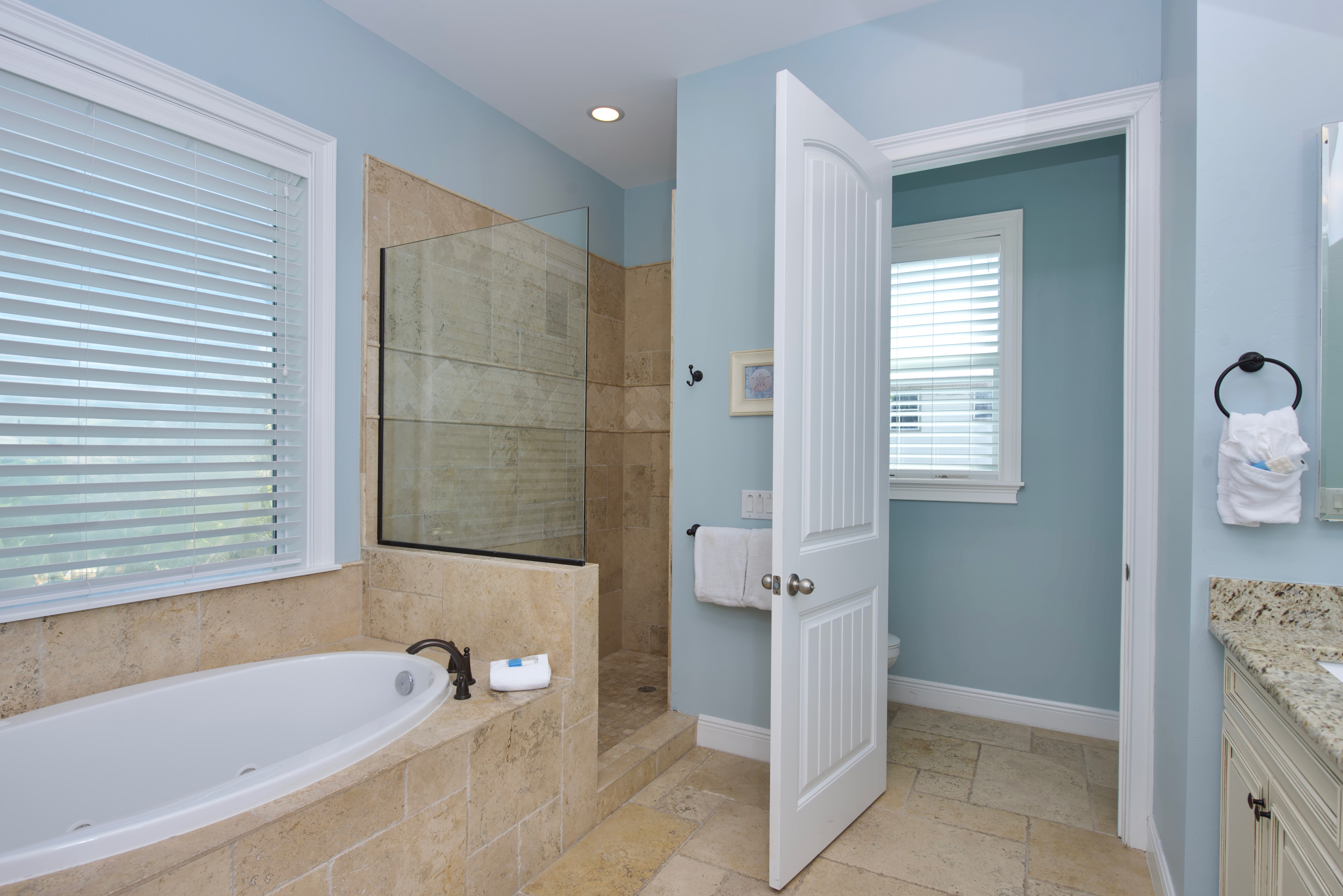 King Primary Ensuite Bath