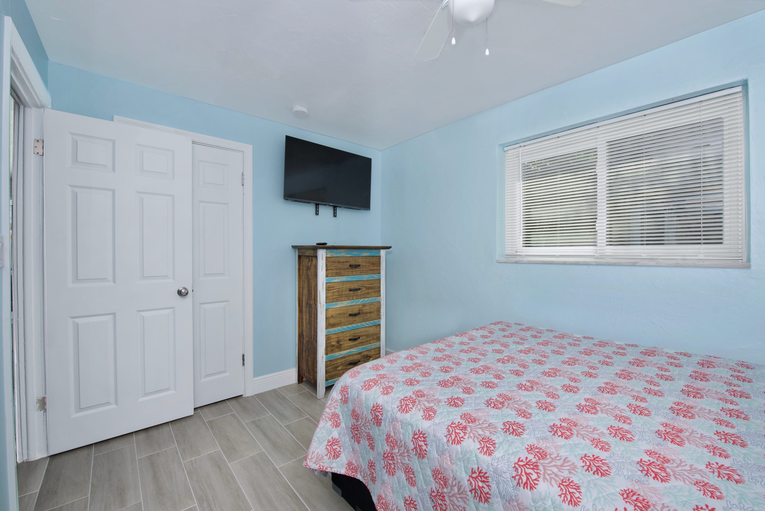 Queen Bedroom