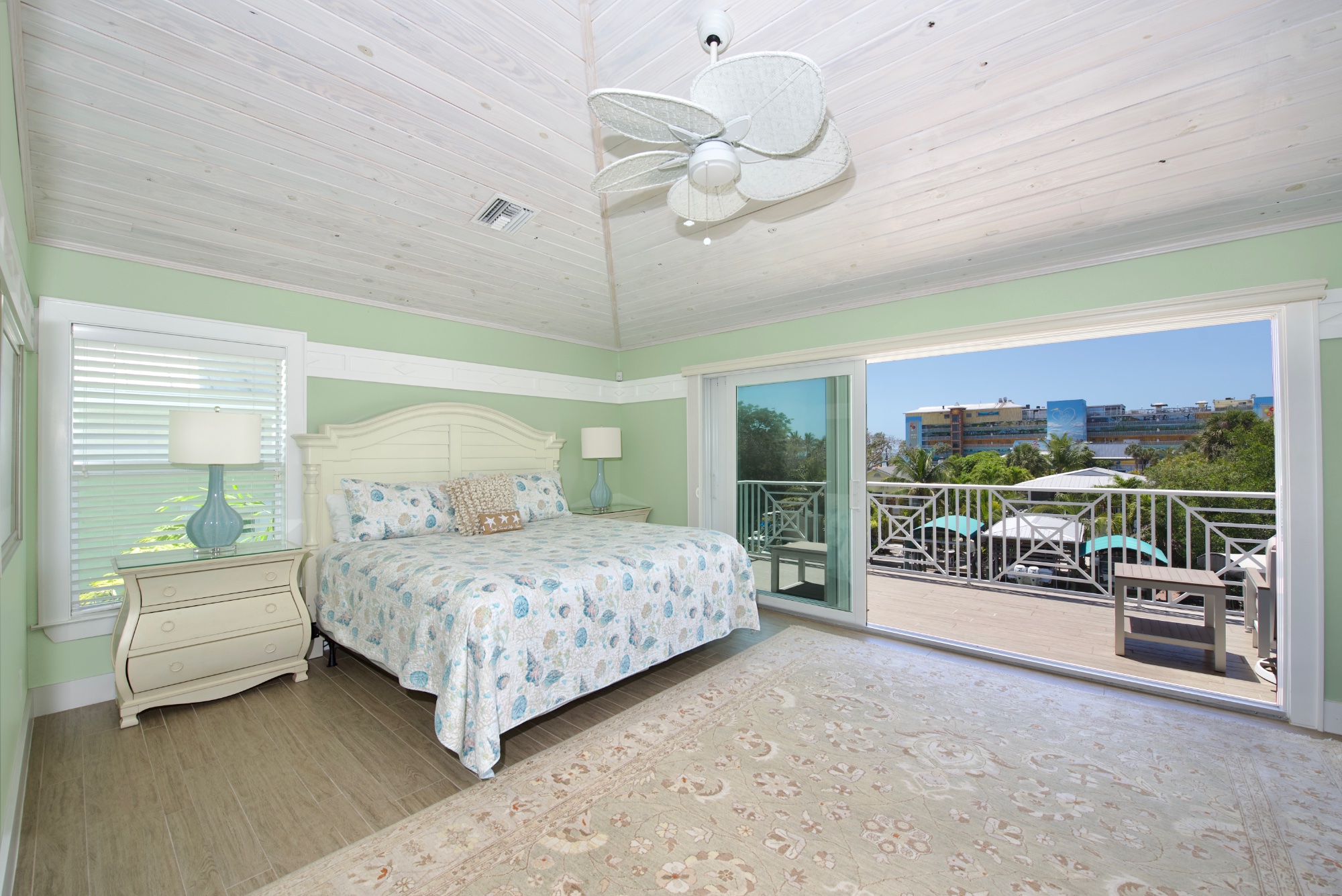 Primary King Bdrm 3rd floor to upper deck