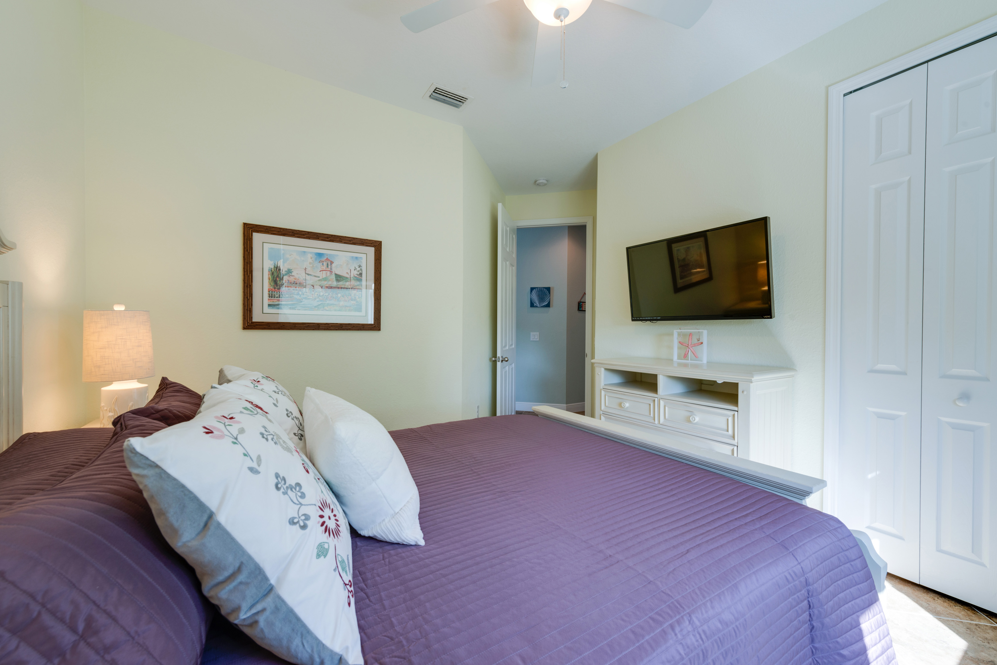 Queen Bedroom