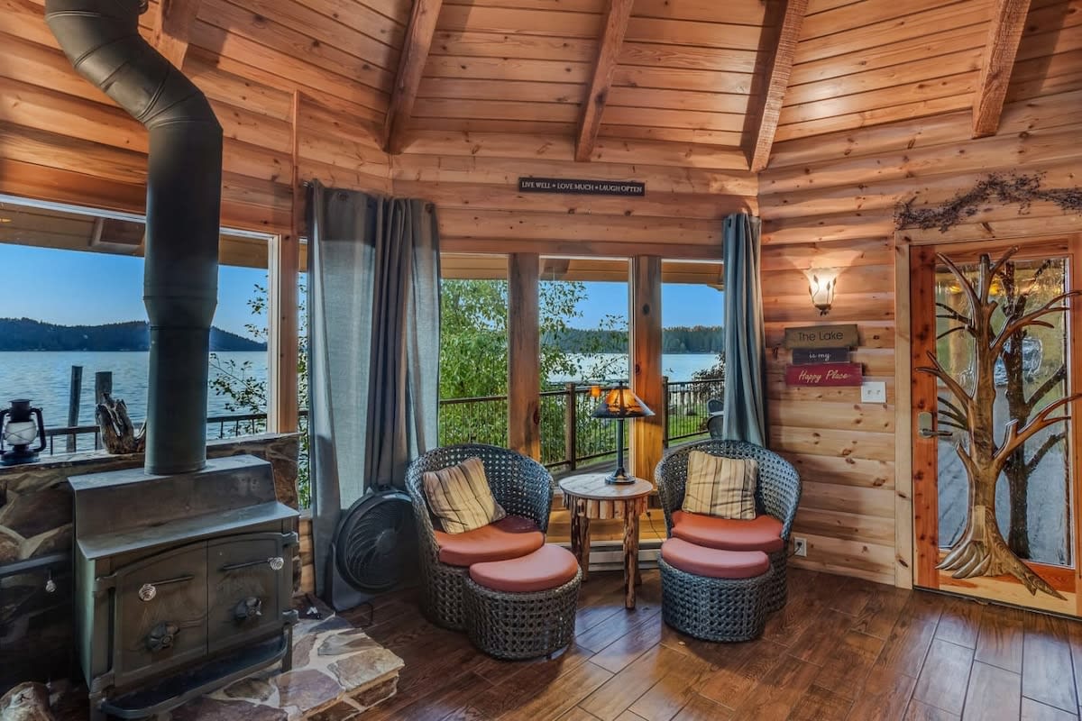 Lakeside Loft