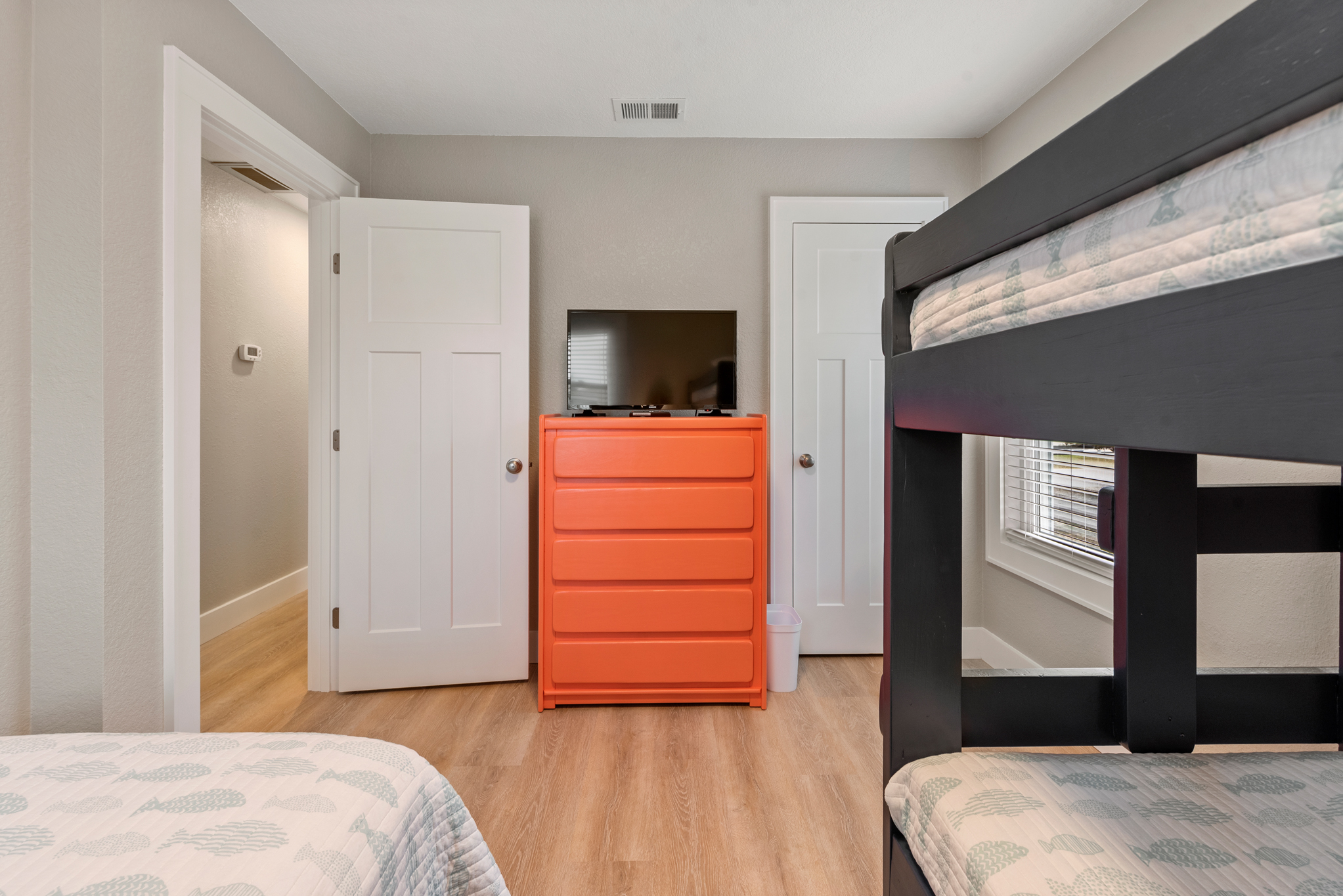 KDN9600: Wright On Time | Bedroom 3