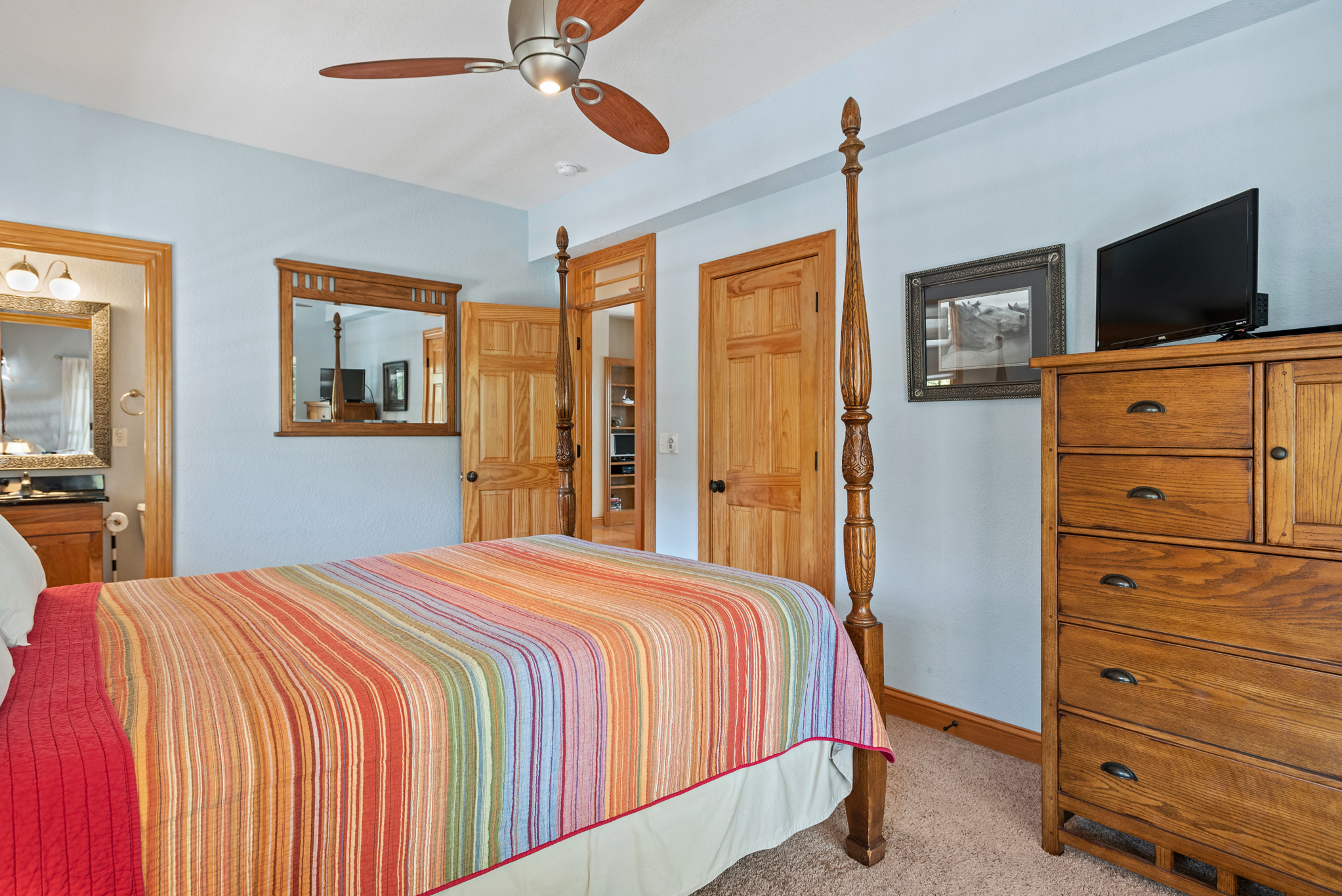 CC323: Tide One On | Mid Level Bedroom 4