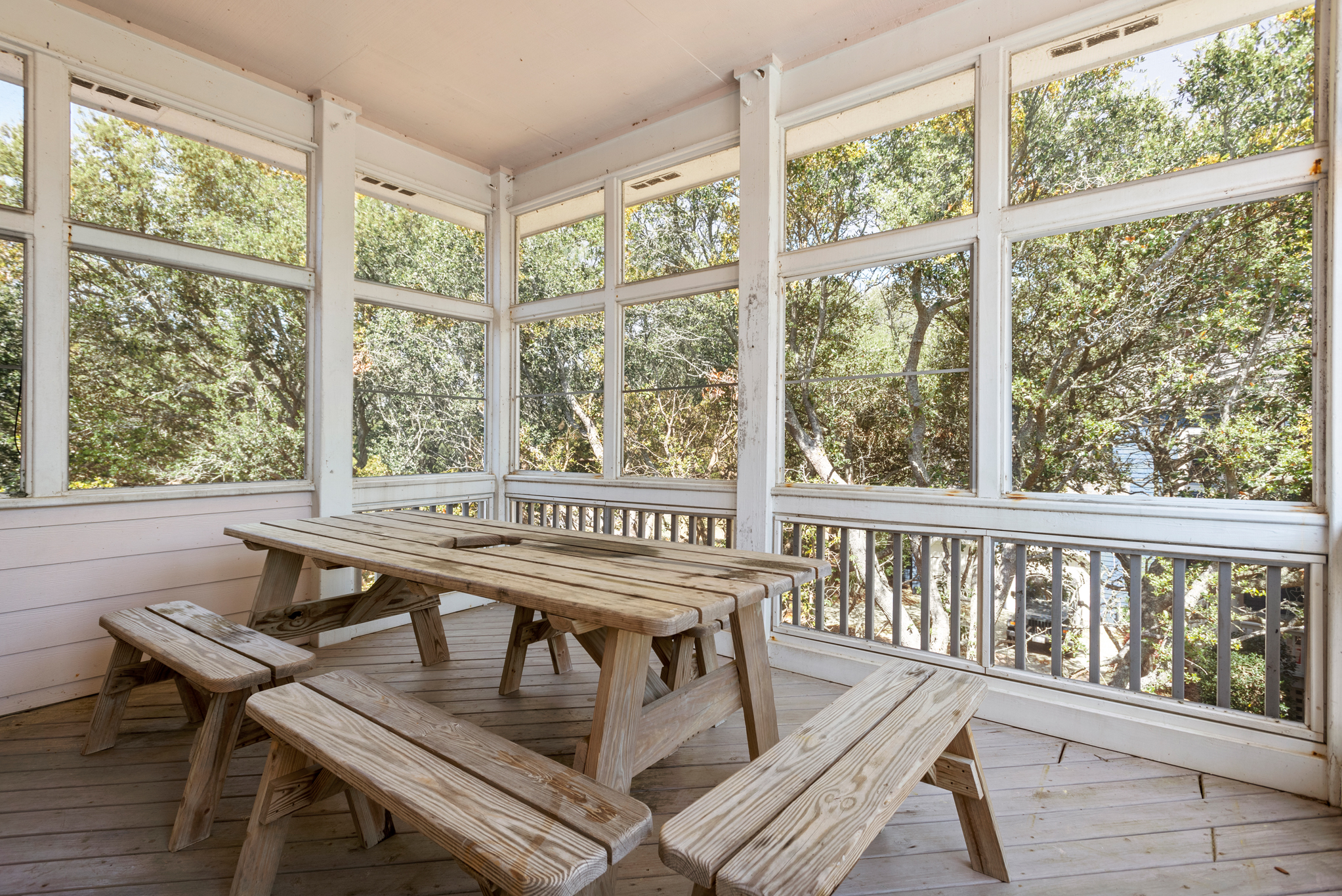 CC091: Two Easy | Top Level Screened Porch