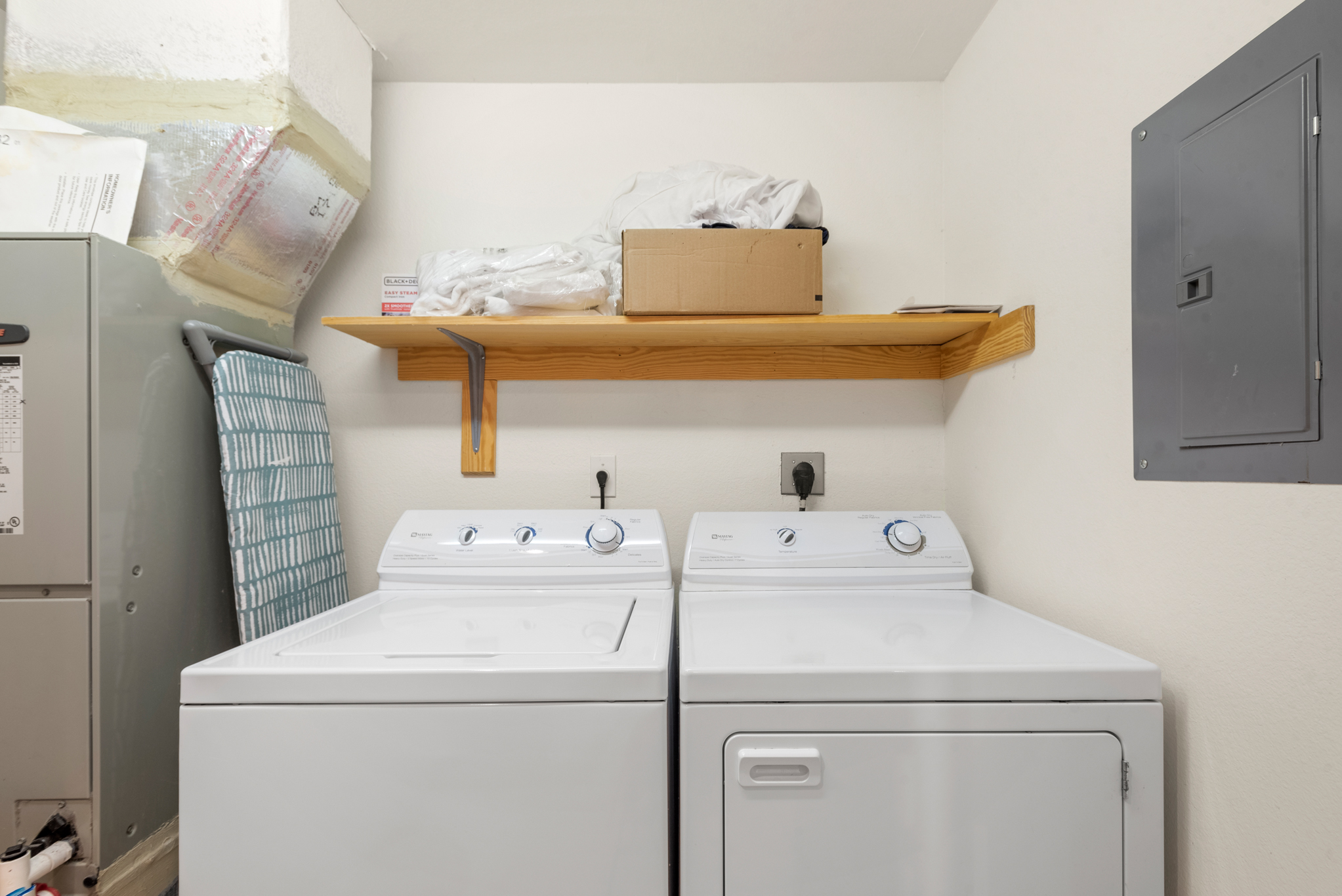 CL550: Sea-Sound Blessing | Bottom Level Laundry Area