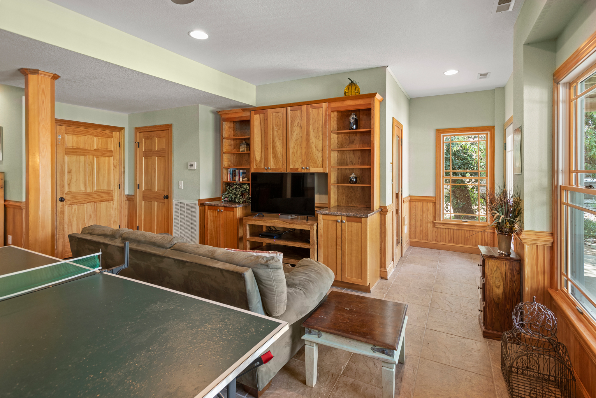 CC323: Tide One On | Bottom Level Game Room