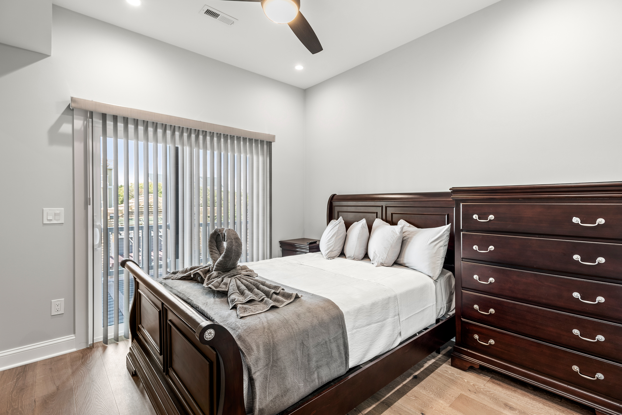 WH786: The OBX One | Mid Level Bedroom 6