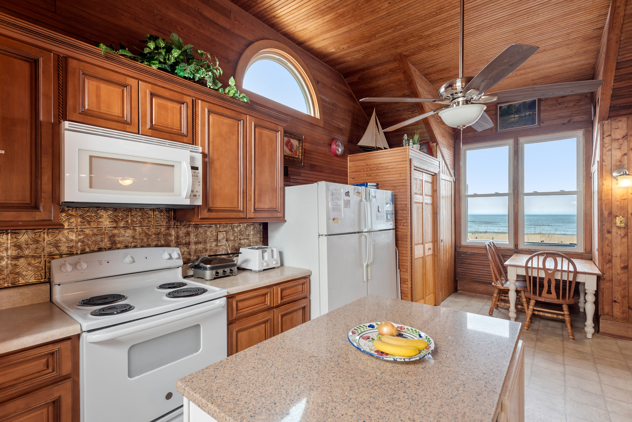 KDN0617: Arcadia l Mid Level Kitchen