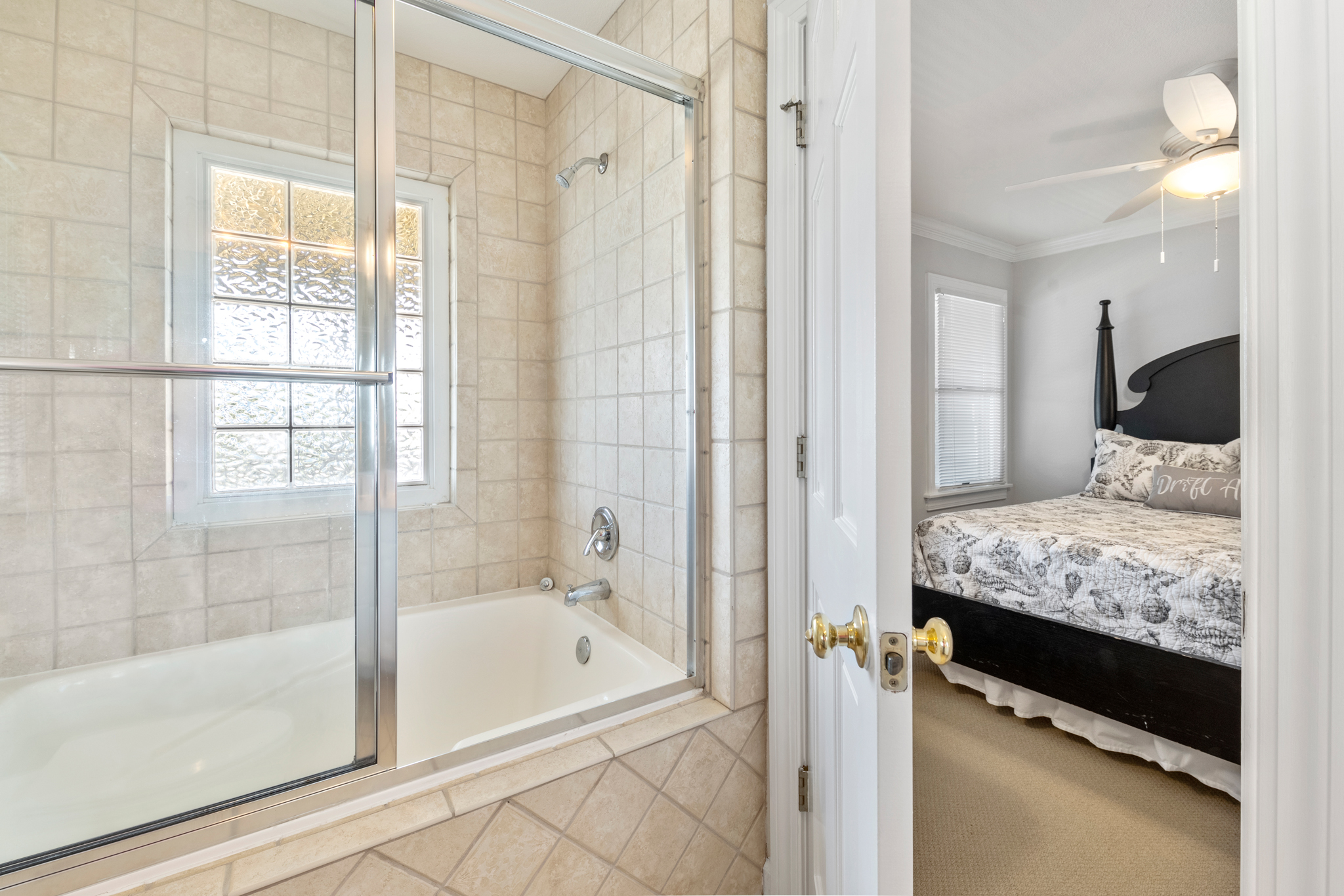 OSA06: Da Kine by Da C | Mid Level Bedroom 5 Private Bath