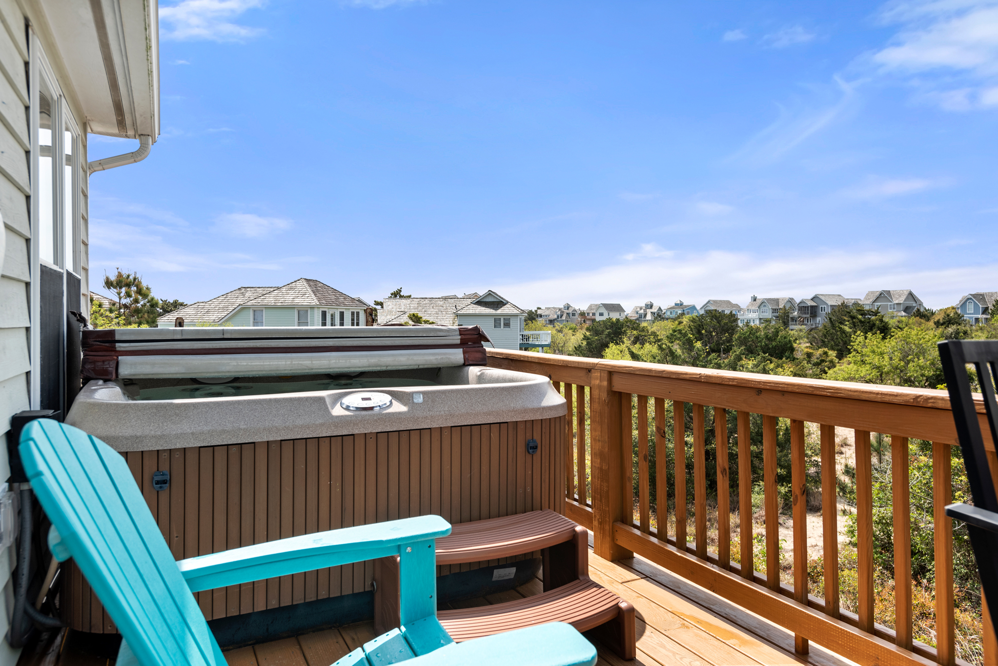 L23: On The Sunny Side | Top Level Deck w Hot Tub