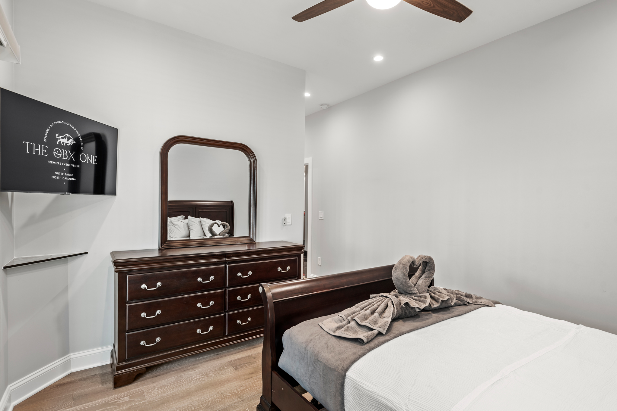 WH786: The OBX One | Mid Level Bedroom 5