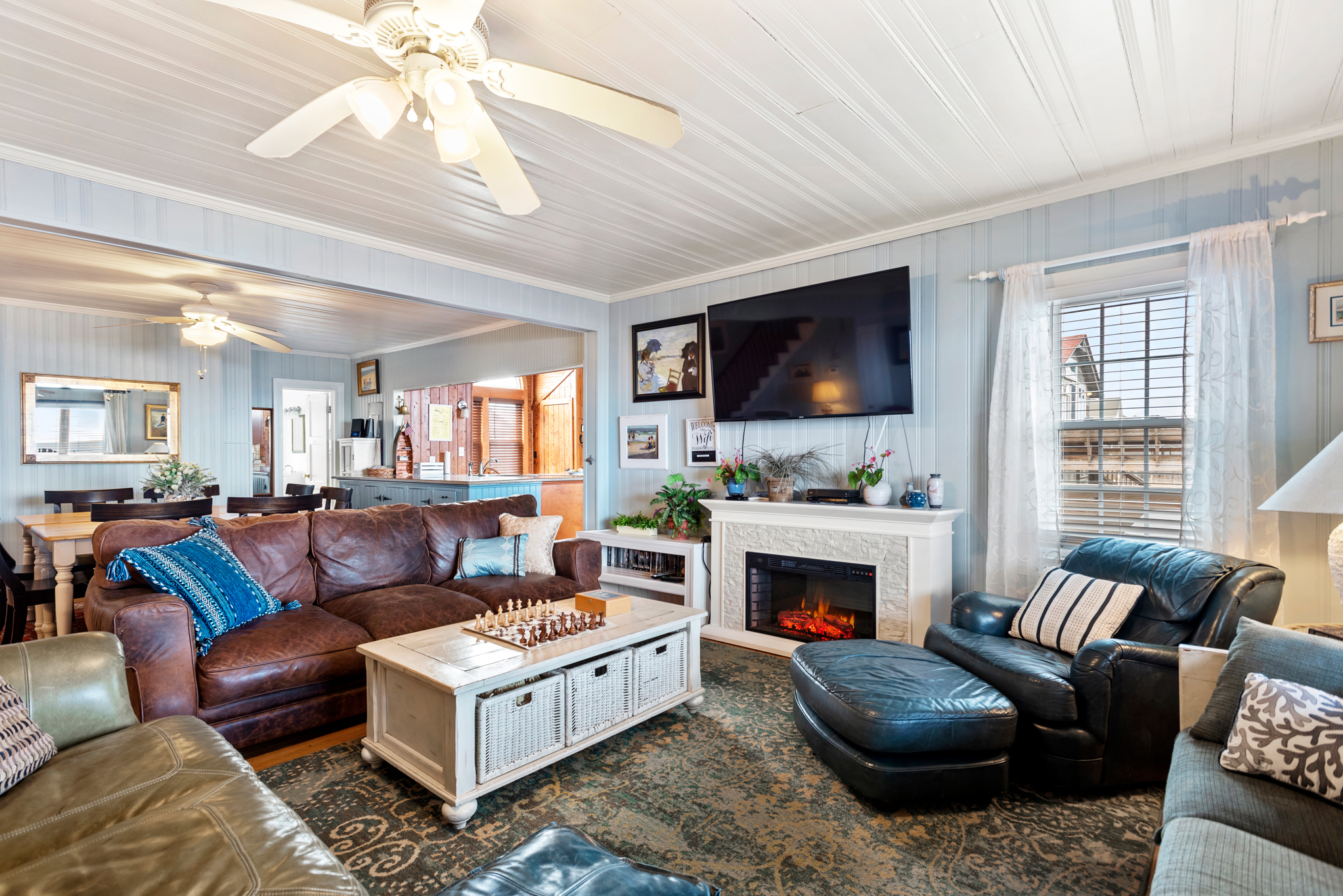 KDN0617: Arcadia l Mid Level Living Area
