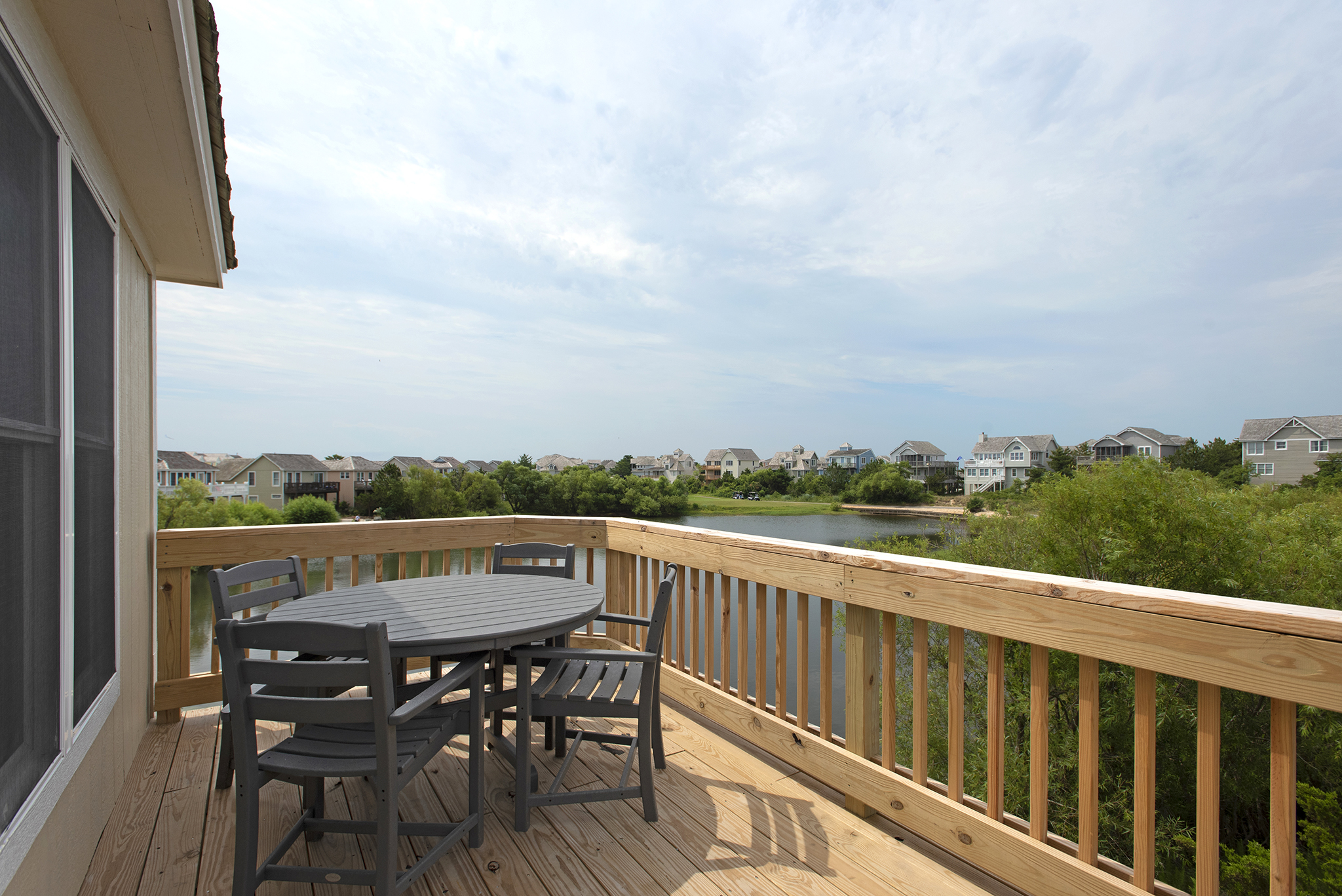 L32: Cloudless Day | Top Level Sun Deck